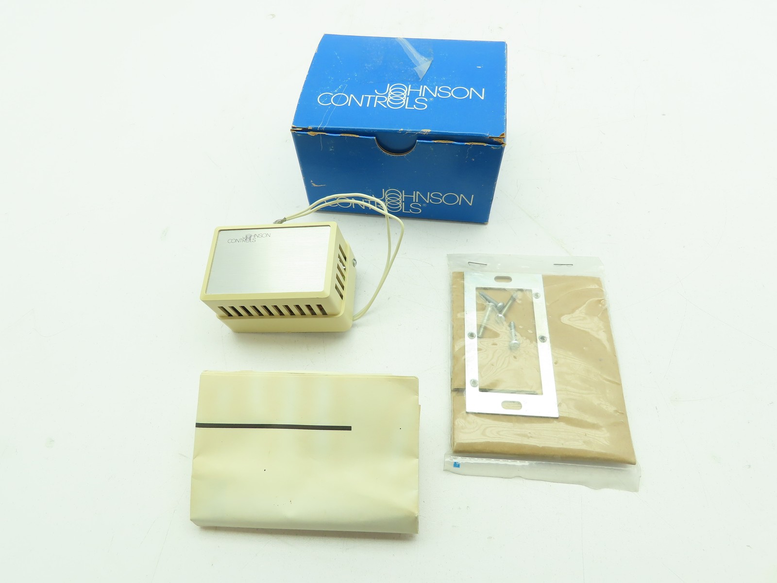 Johnson Controls TE1800-1101-8710 Room Temperature Sensing Element Sensor TE1800