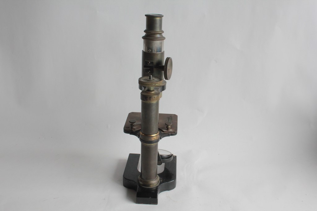 Old microscope W. Tarun Berlin (70672)