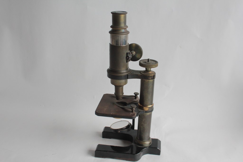 Old microscope W. Tarun Berlin (70672)