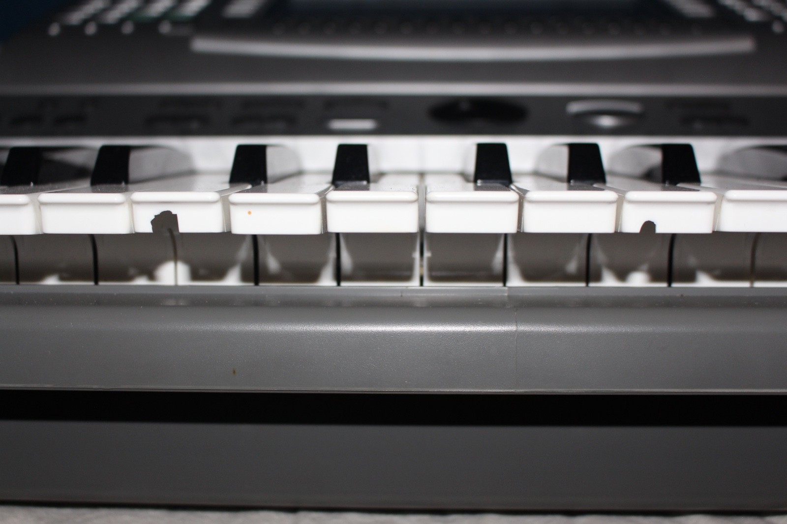 Technics SX KN6500 Digital Keyboard Workstation with extras
