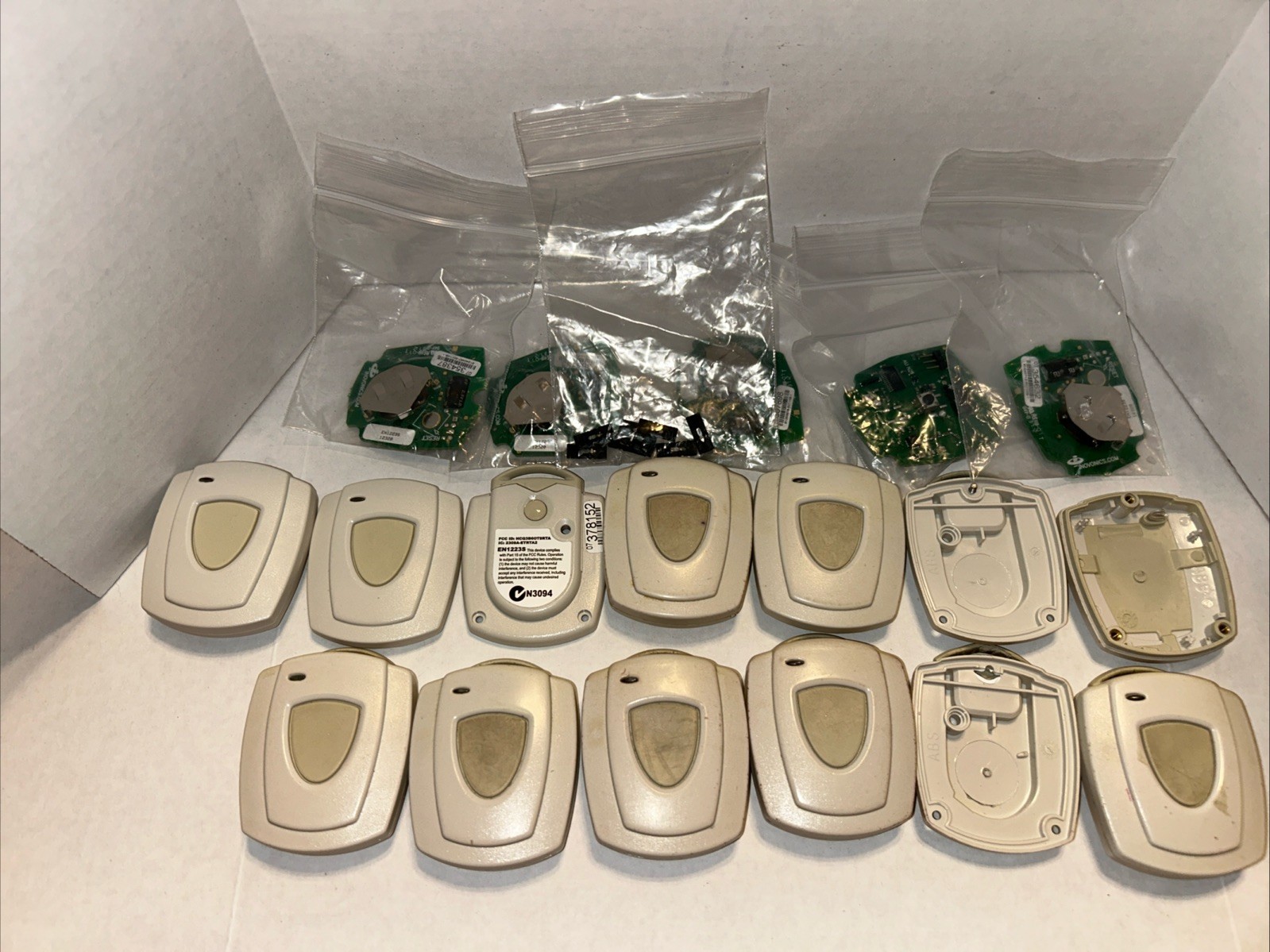 Inovonics EN1223S Single-Button Water-Resistant Pendant Transmitter Parts As Is