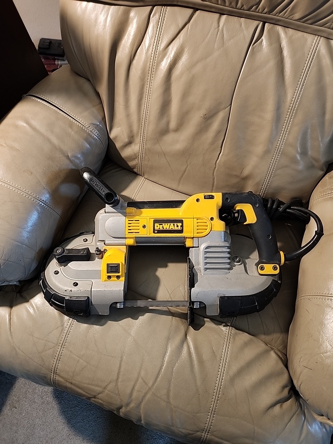 Used DEWALT DWM120 - 5" Deep Cut Variable Speed Corded Band Saw