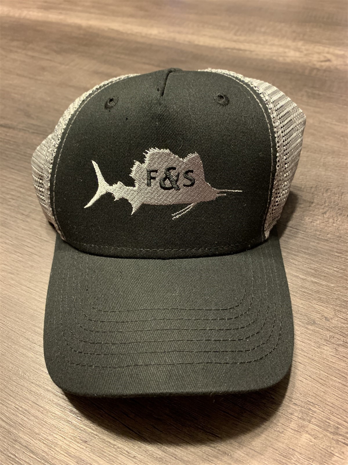 Field & Stream Men's Fish Black Trucker Hat OSFM