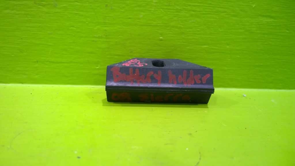 07 08 09 10 11 12 13 GMC SIERRA 1500 5.3L AT RWD BATTERY HOLDER OEM 2448-65