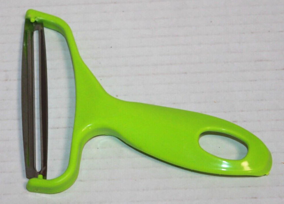 Green Plastic Off Center Handle Vegetable Peeler