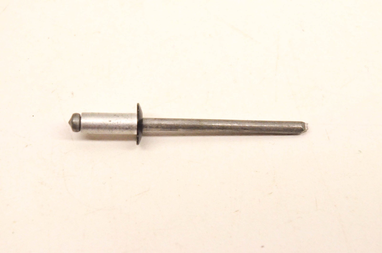 Aftermarket 390409400, P390409400 Black Pop Rivet NOS