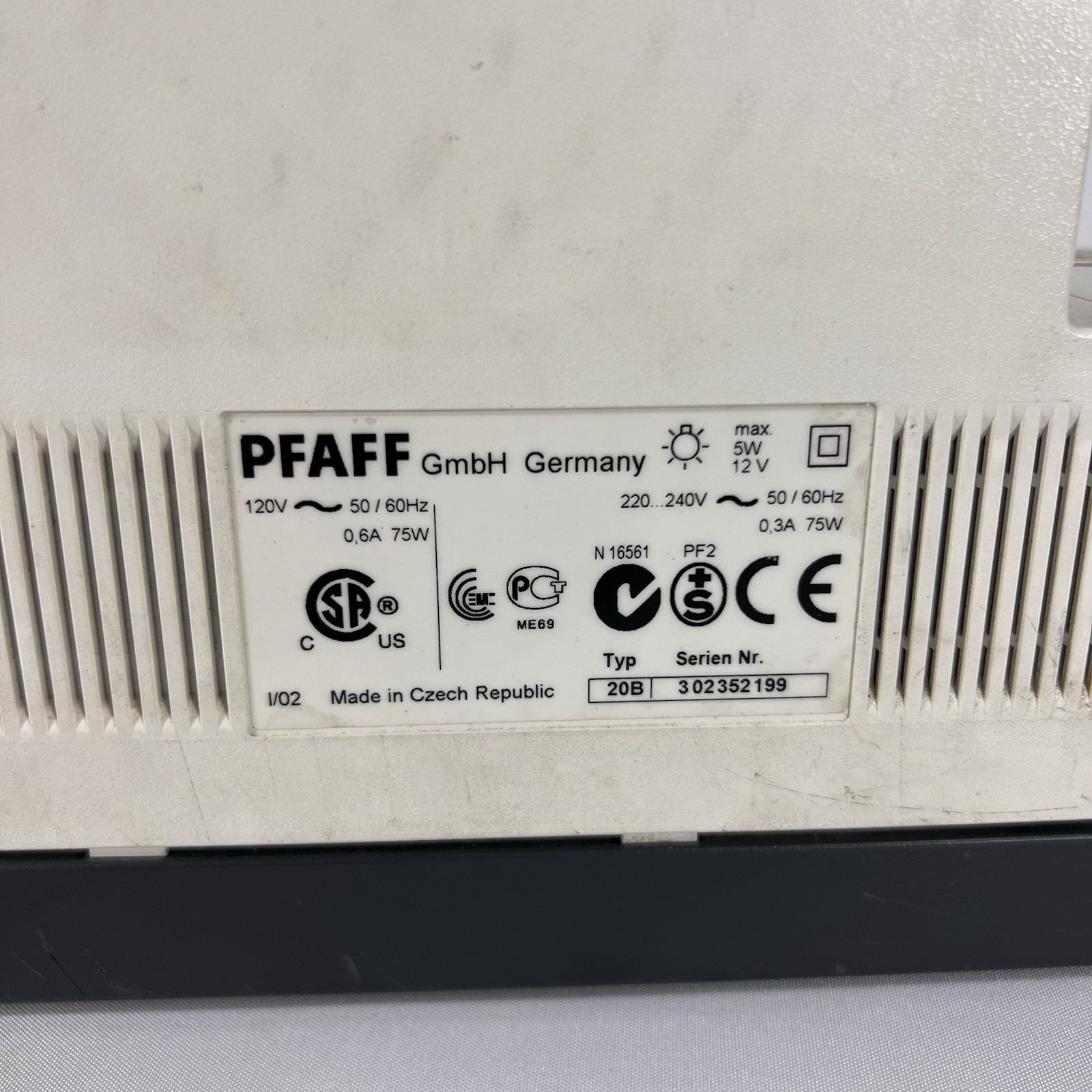 PFAFF Tiptronic 2020 Sewing Machine Tested Working