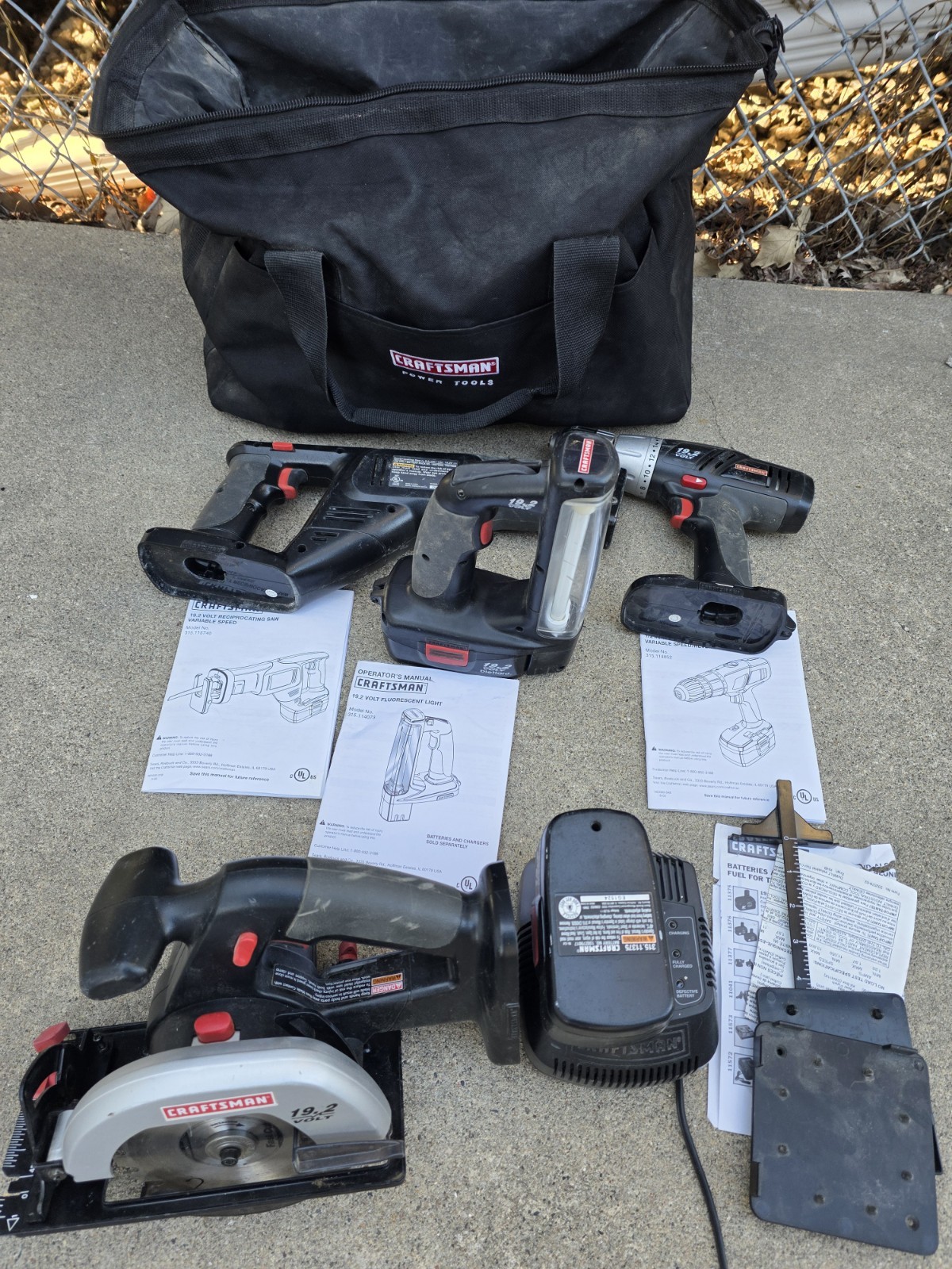 Craftsman 19.2V Cordless Tool Lot Drill Trim Saw Recip Saw Light Charger 2 Batt