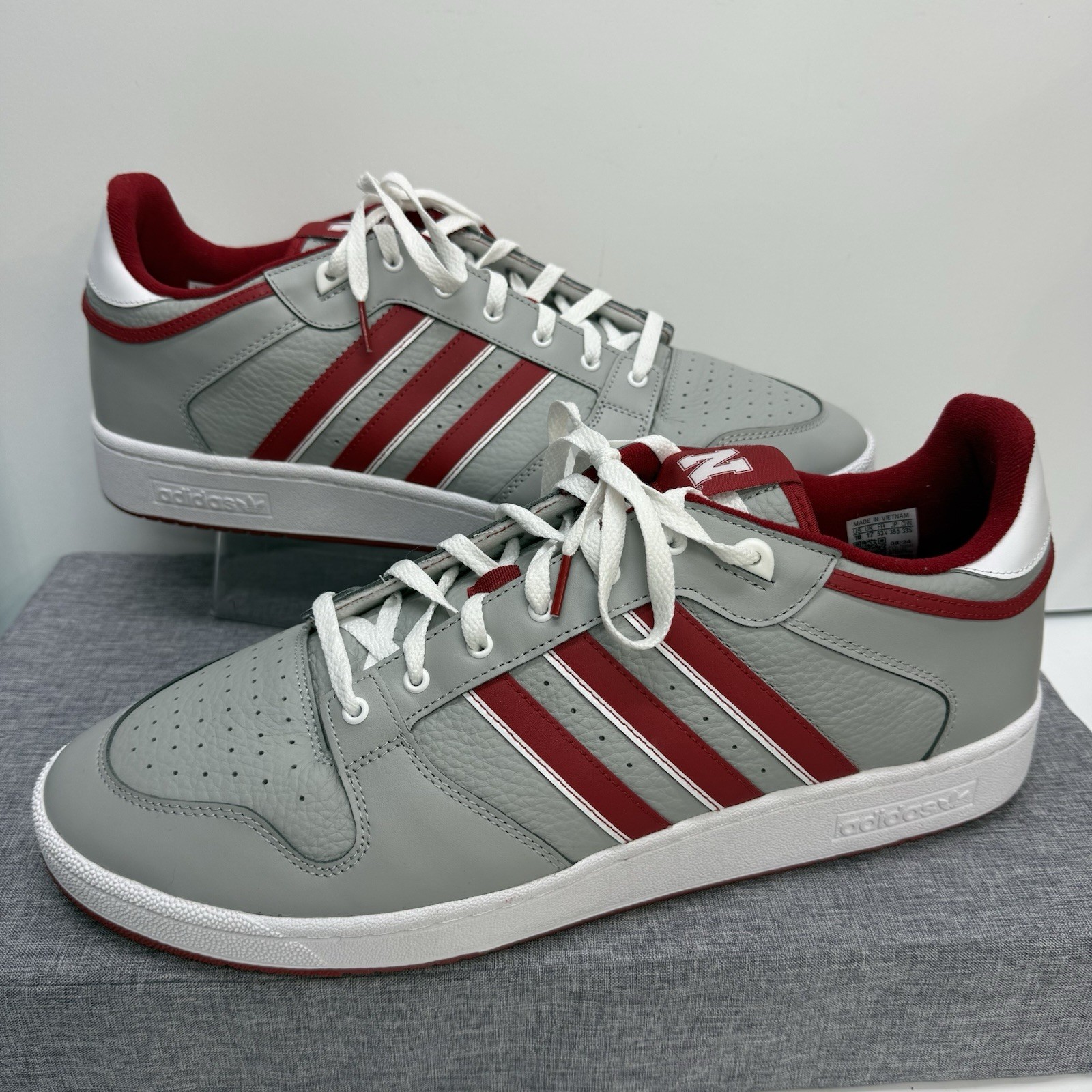 University of Nebraska Adidas Centennial RM NCAA Pack Athletic Shoes Men Size 18