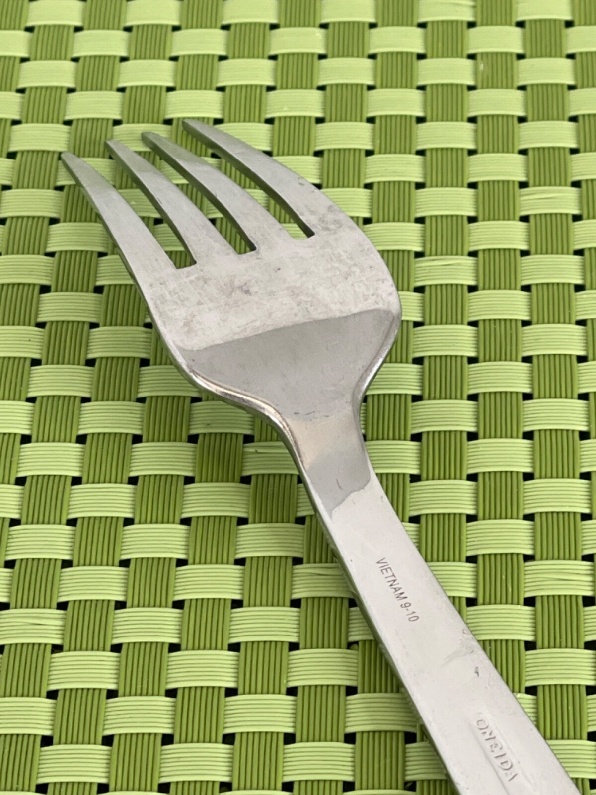 Oneida CIRCUIT Stainless Pierced Glossy Satin Accent Flatware SMART CHOICE A84WU