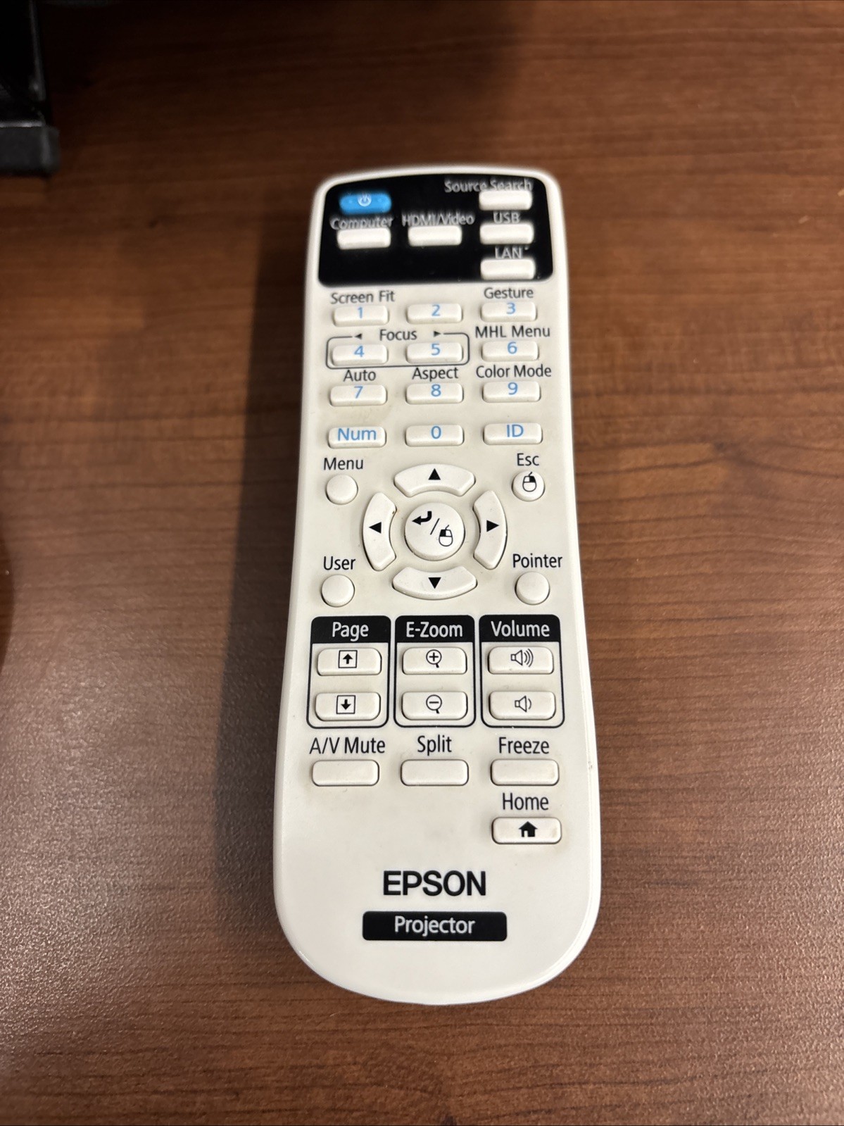 Epson PowerLite 1795F Full HD Projector w/ Remote & HDMI Portable///1*