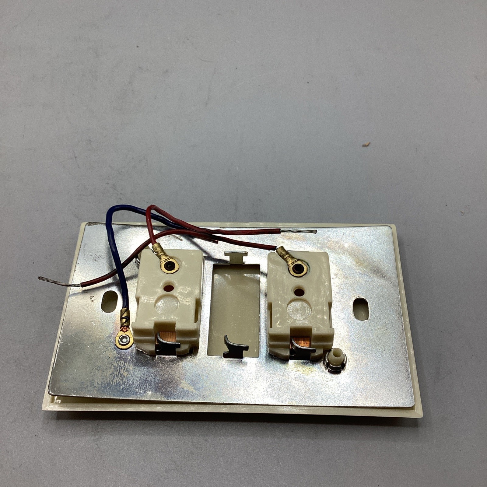 Touch Plate Switch Plates Model 50-2 1 Amp 24V Ivory NOB