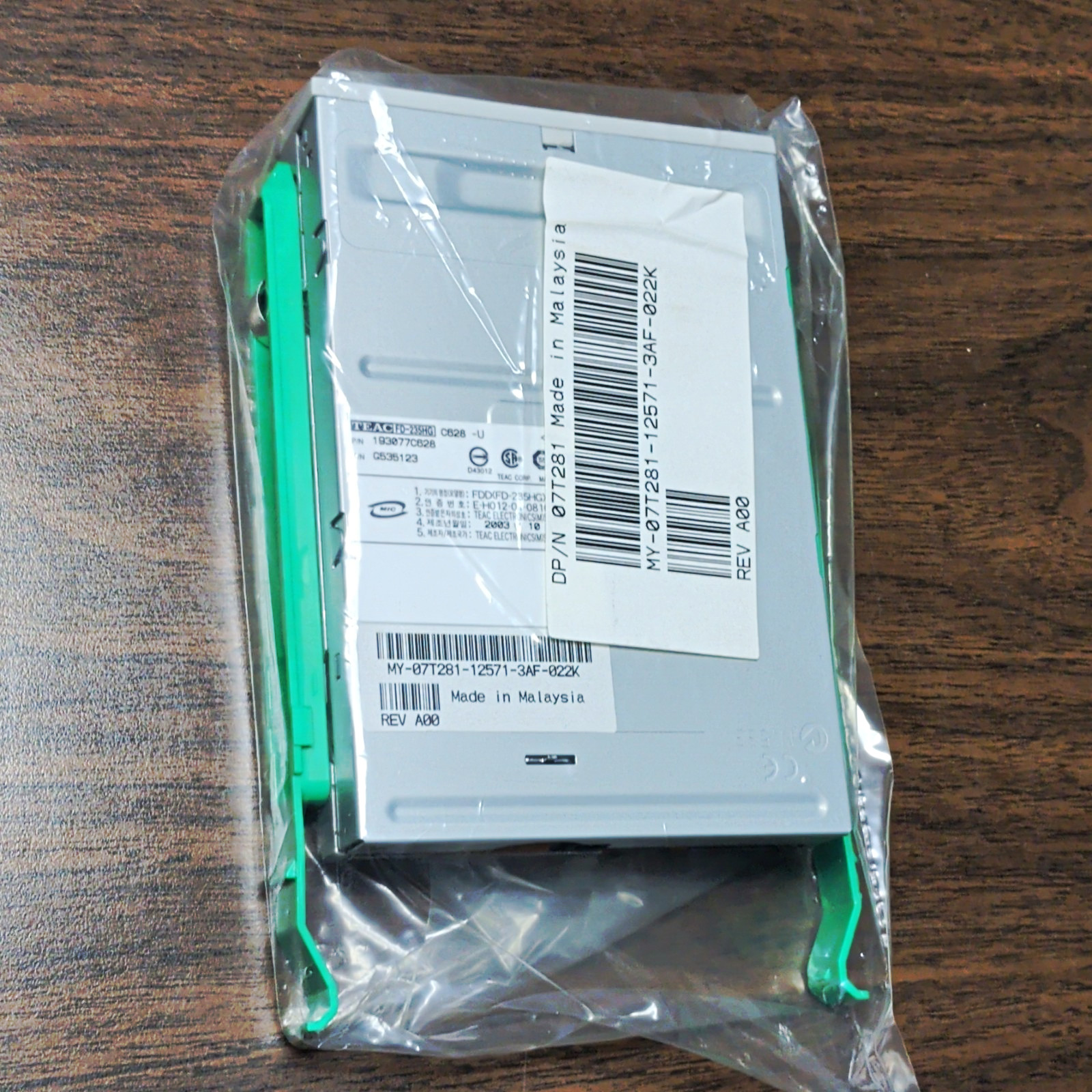 TEAC FD-235HG 3.5in Internal Floppy Disk Drive for PC, MPN 193077C628 NOS