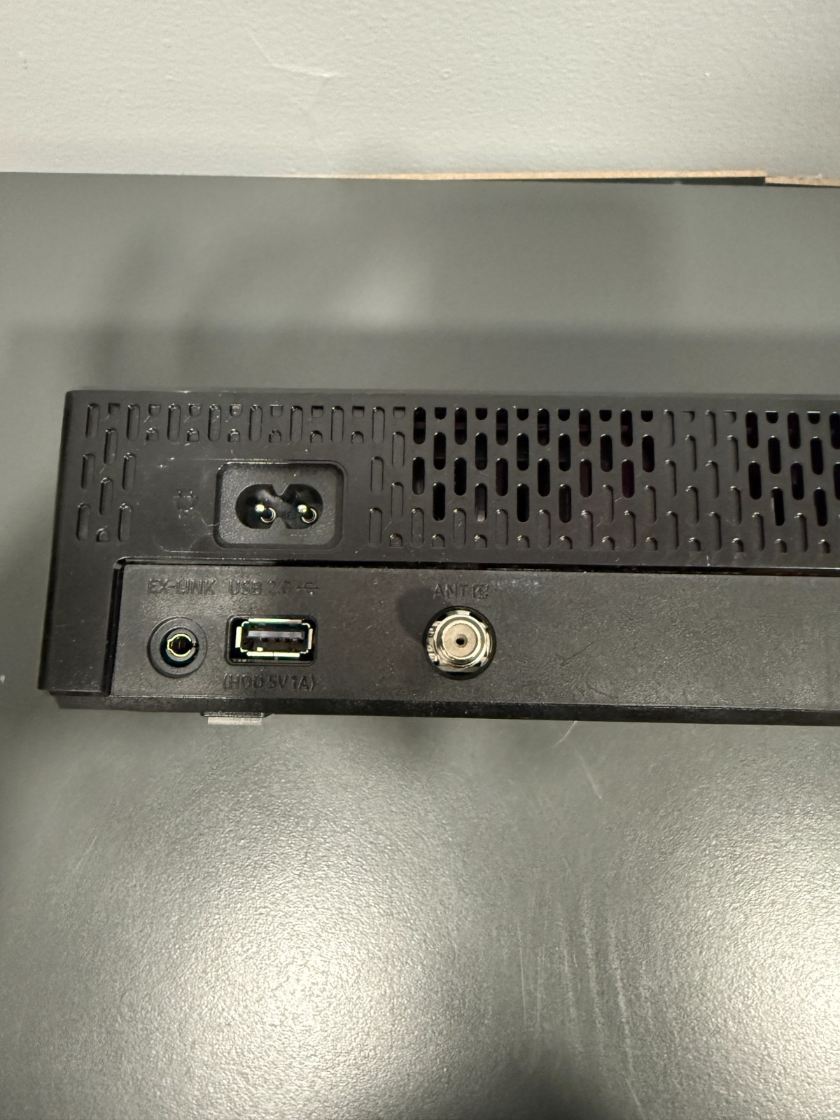 Samsung One Connect Box Model: SOC1001F