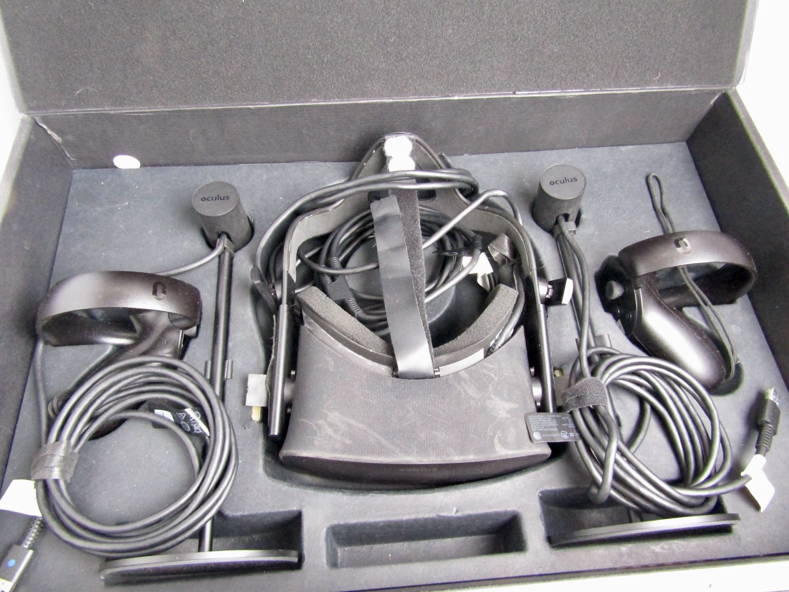 Oculus Rift Virtual Reality Headset with Sensor and Accessories - Not Tested !