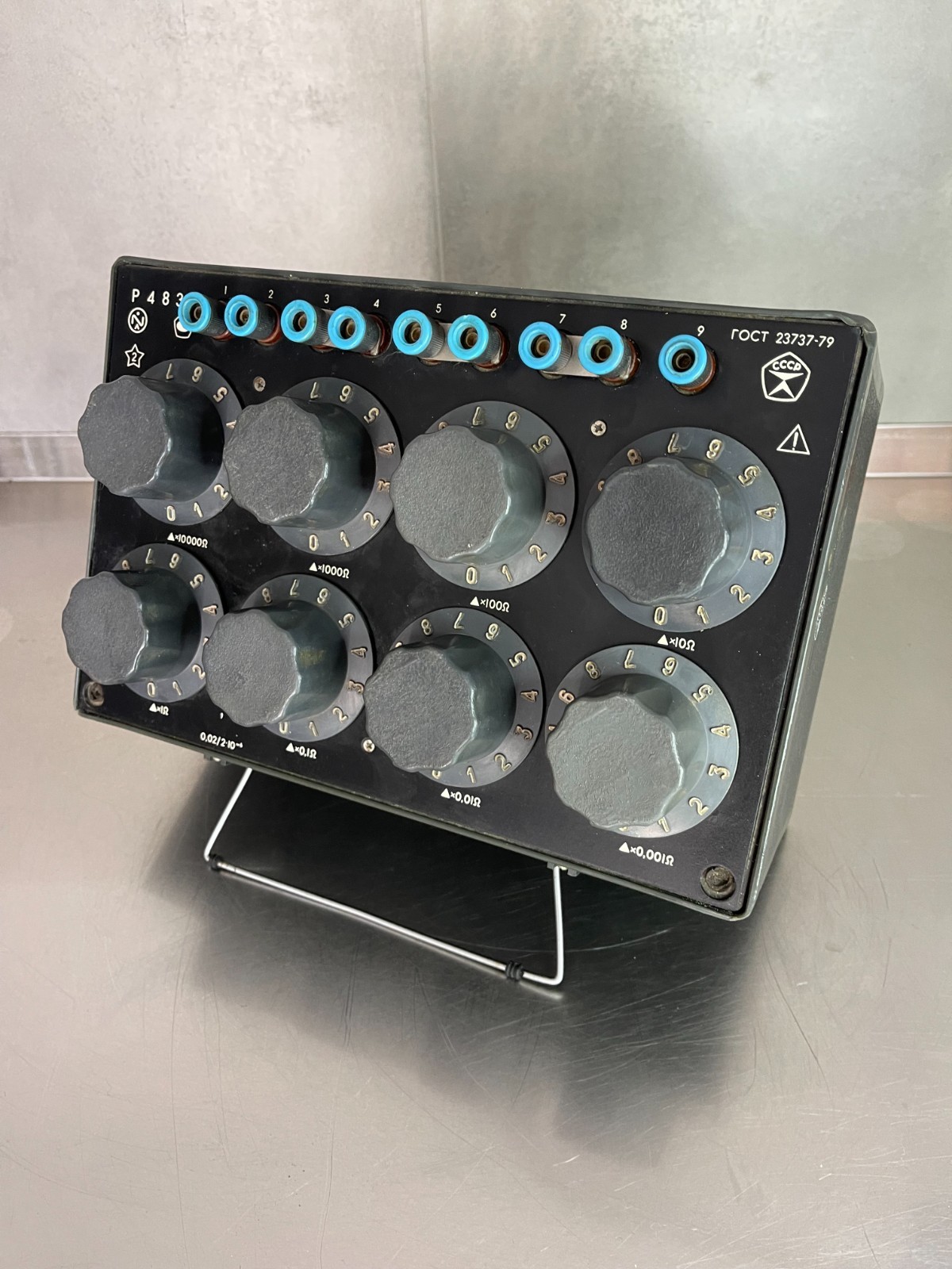 0 0.001 0.1 1 10 100 1000 10000 100000 Ohm kOhm decade resistance standard box 1