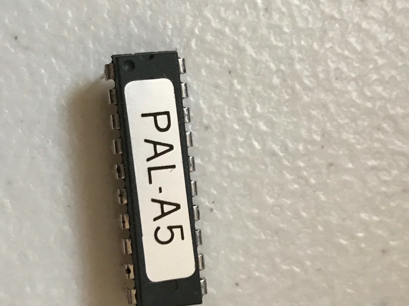 LOT OF 10 UNITS: AMD AMPAL16L8APC Programmable Array Logic, 20 Pin, Plastic, DIP
