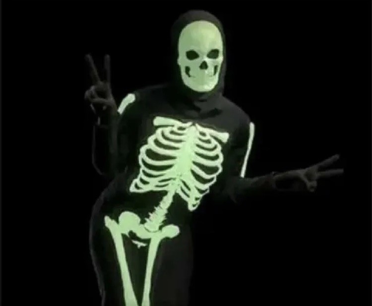 (Xbox) Glowing Skeleton Hood and Costume