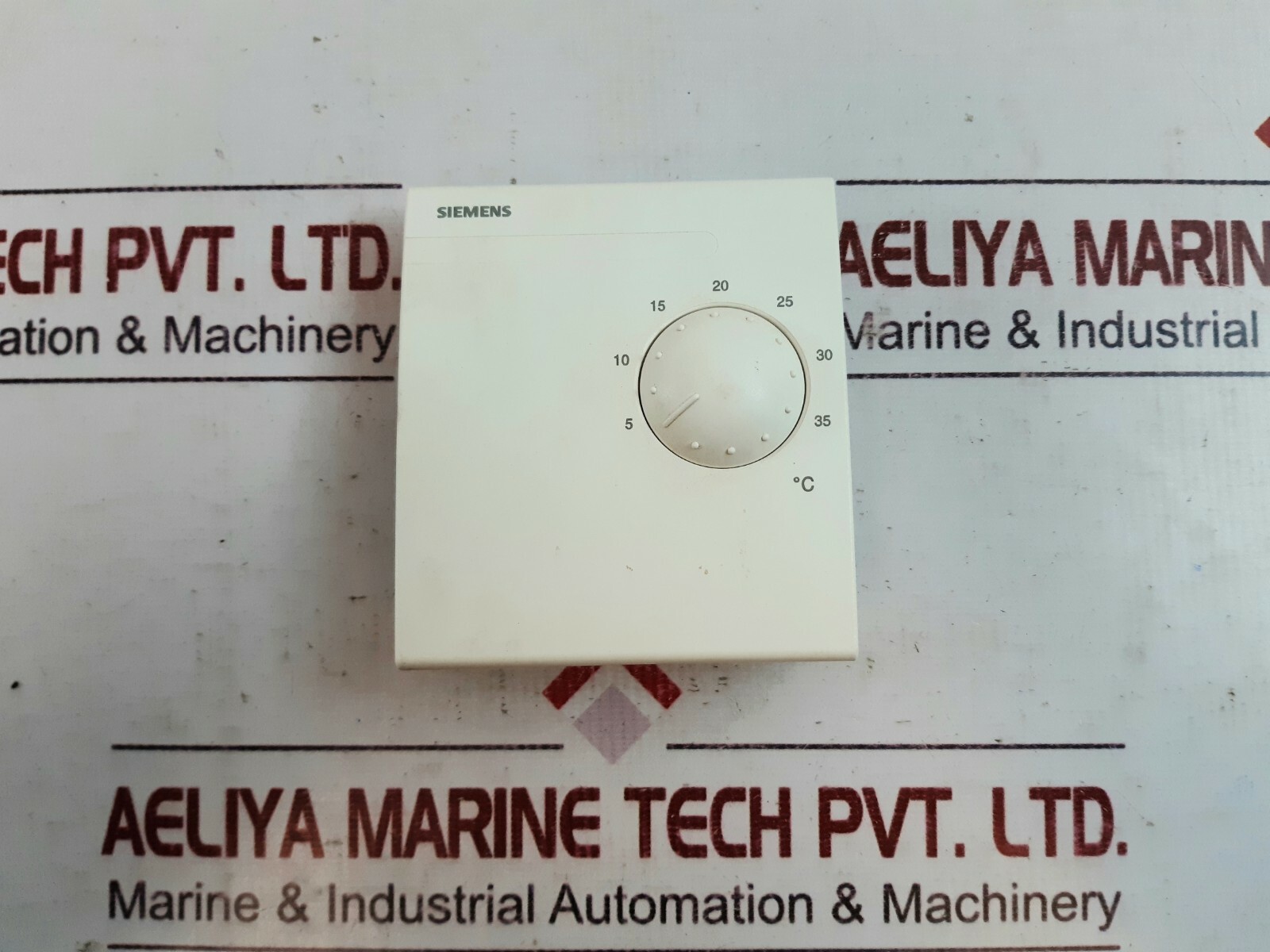 Siemens QAA25 room temperature sensor 24V MAX