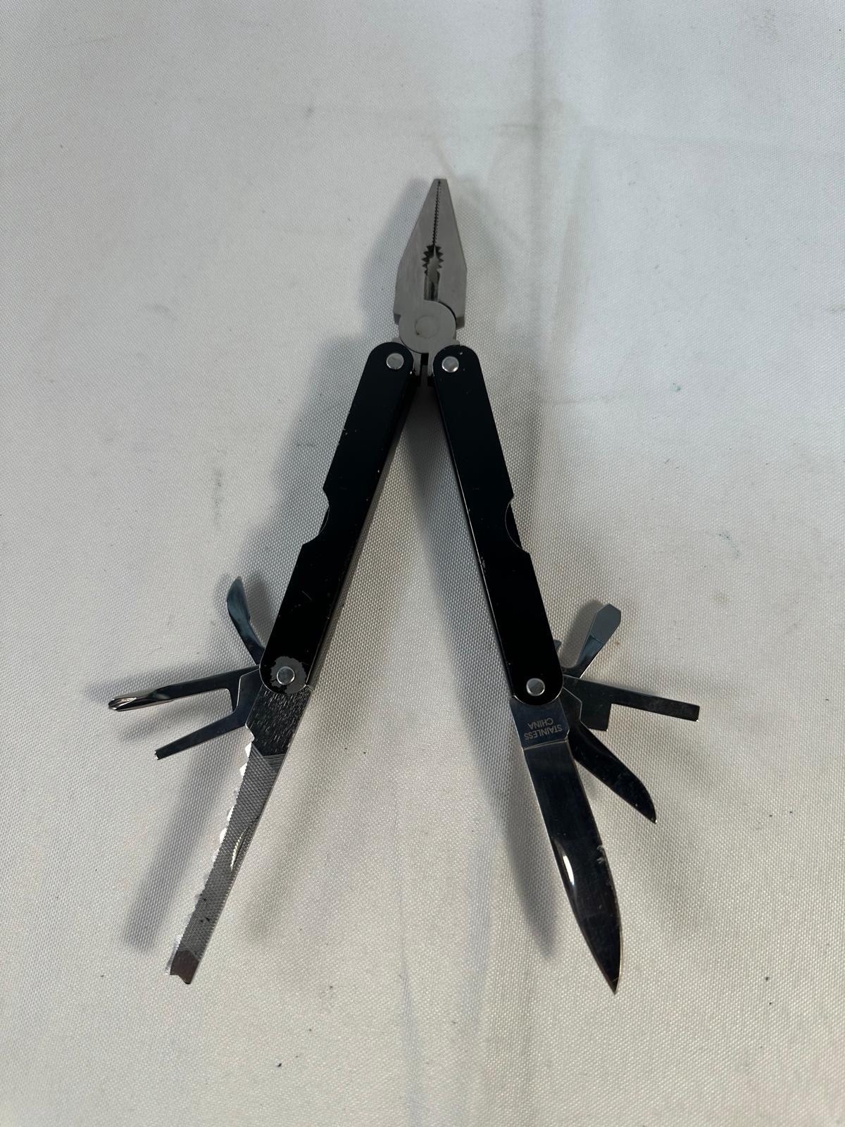 Blackman Fujitsu Multi Tool Camping