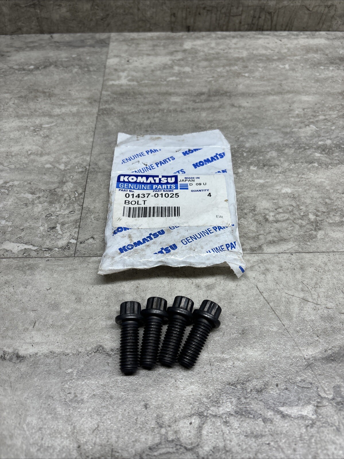 Lot Of 4 OEM Komatsu 01437-01025 Bolt, New