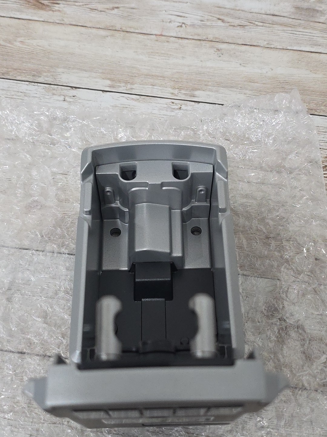 Master Lock 5441EC Bluetooth Wall Mount Lock Box ⚠️ Used NO USER MANUAL ⚠️