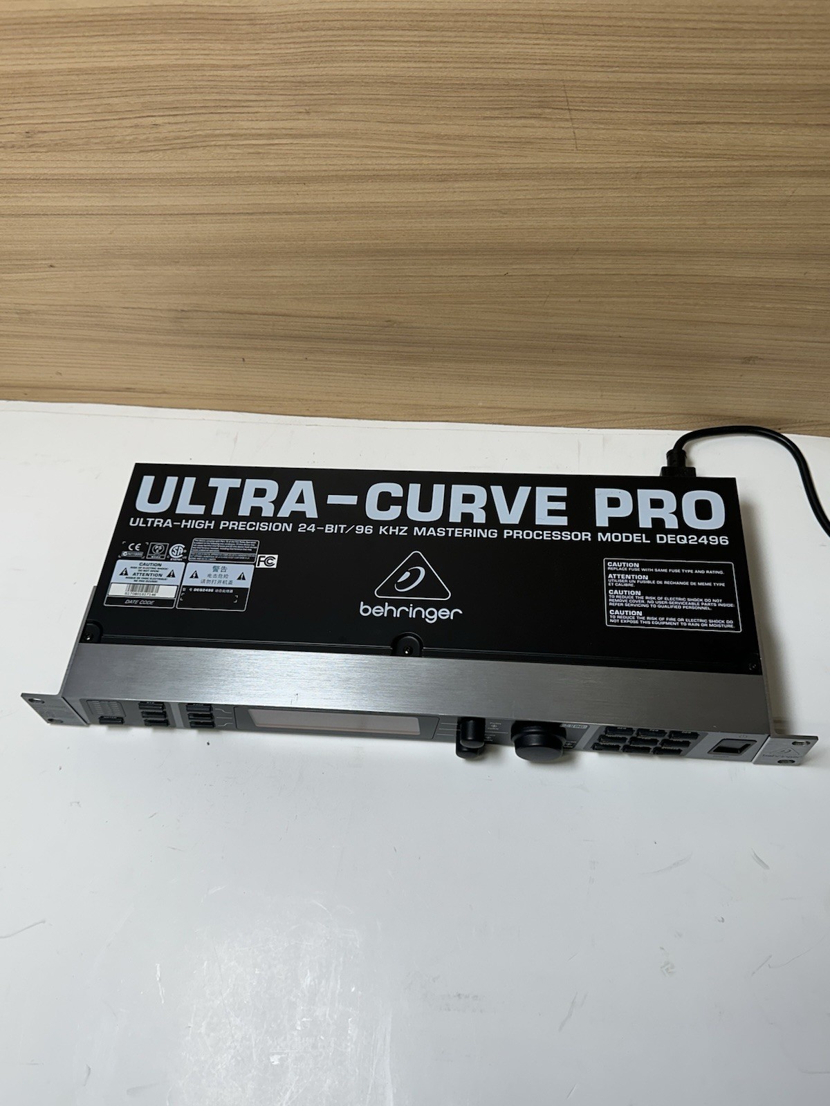 BEHRINGER ULTRA CURVE PRO DEQ2496 2-CHANNEL EQUALIZER & MASTERING PROCESSOR