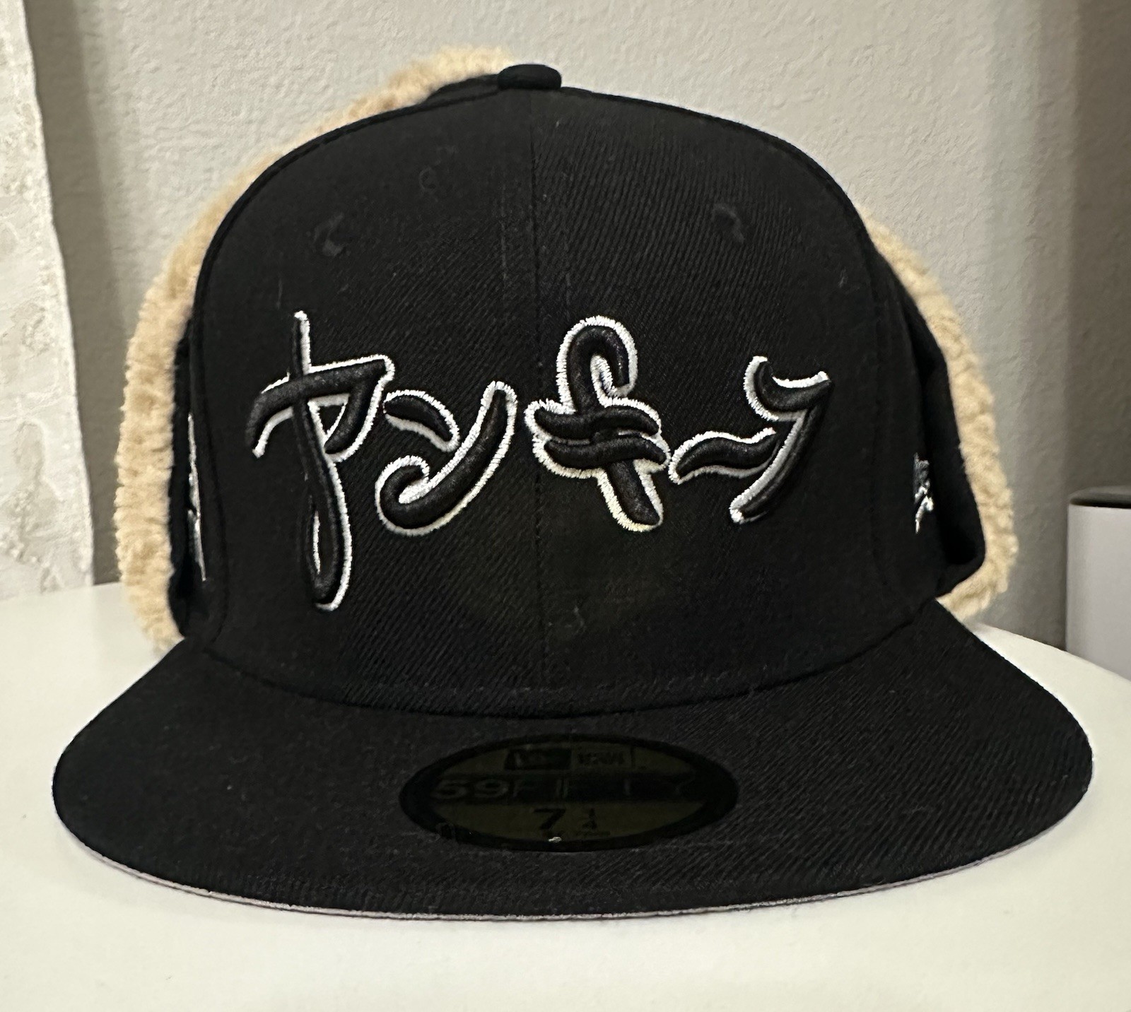 New Era Ear Flap X Hyperfly New York Yankees Katakana Collection Fitted Hat 71/8