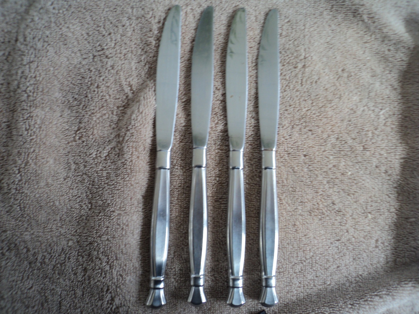 (4) Oneida Act II Stainless Dinner Knives