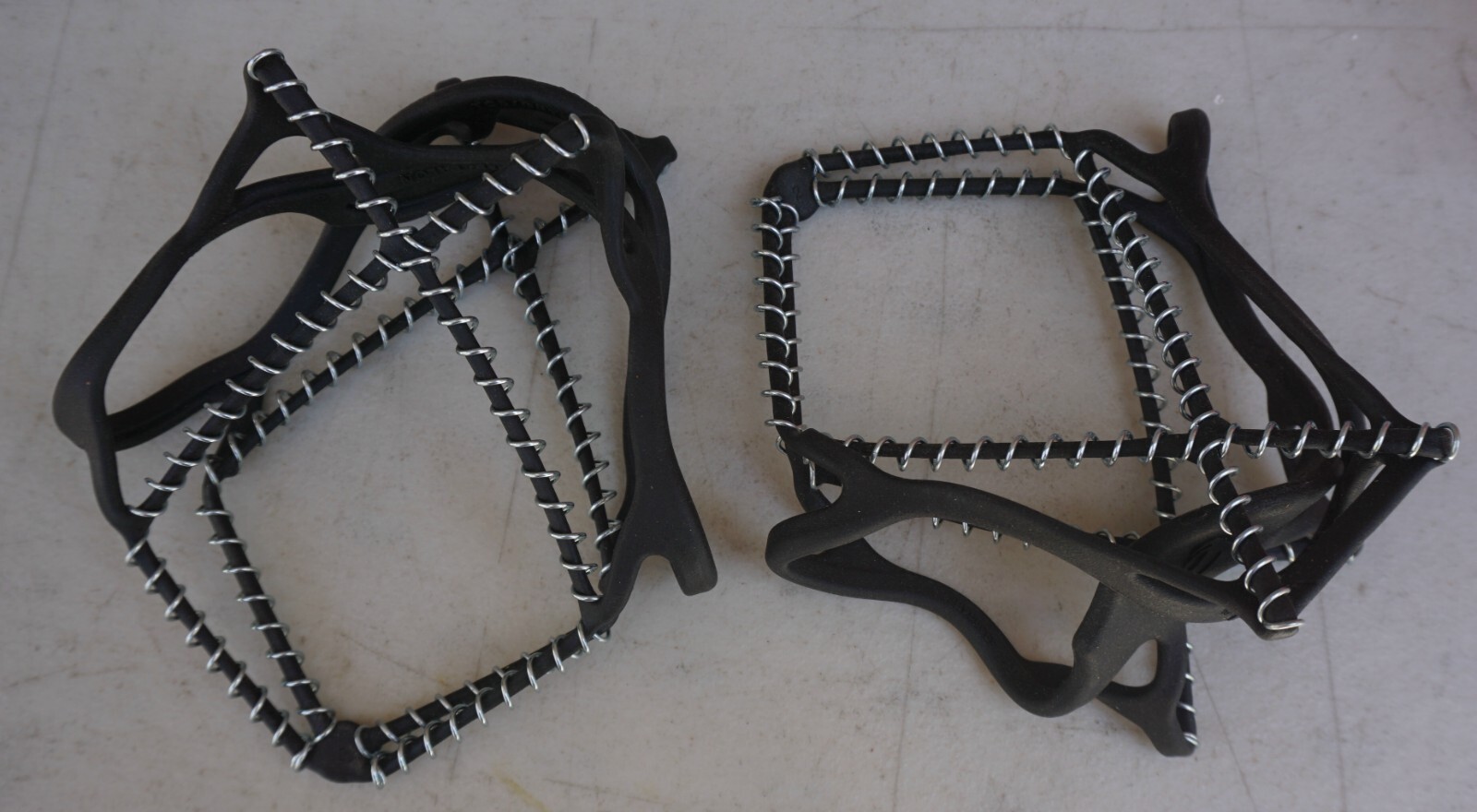 Yaktrax Traction Walker Walking on Snow and Ice - Size Large  (Lkr 6 Shelf 3)