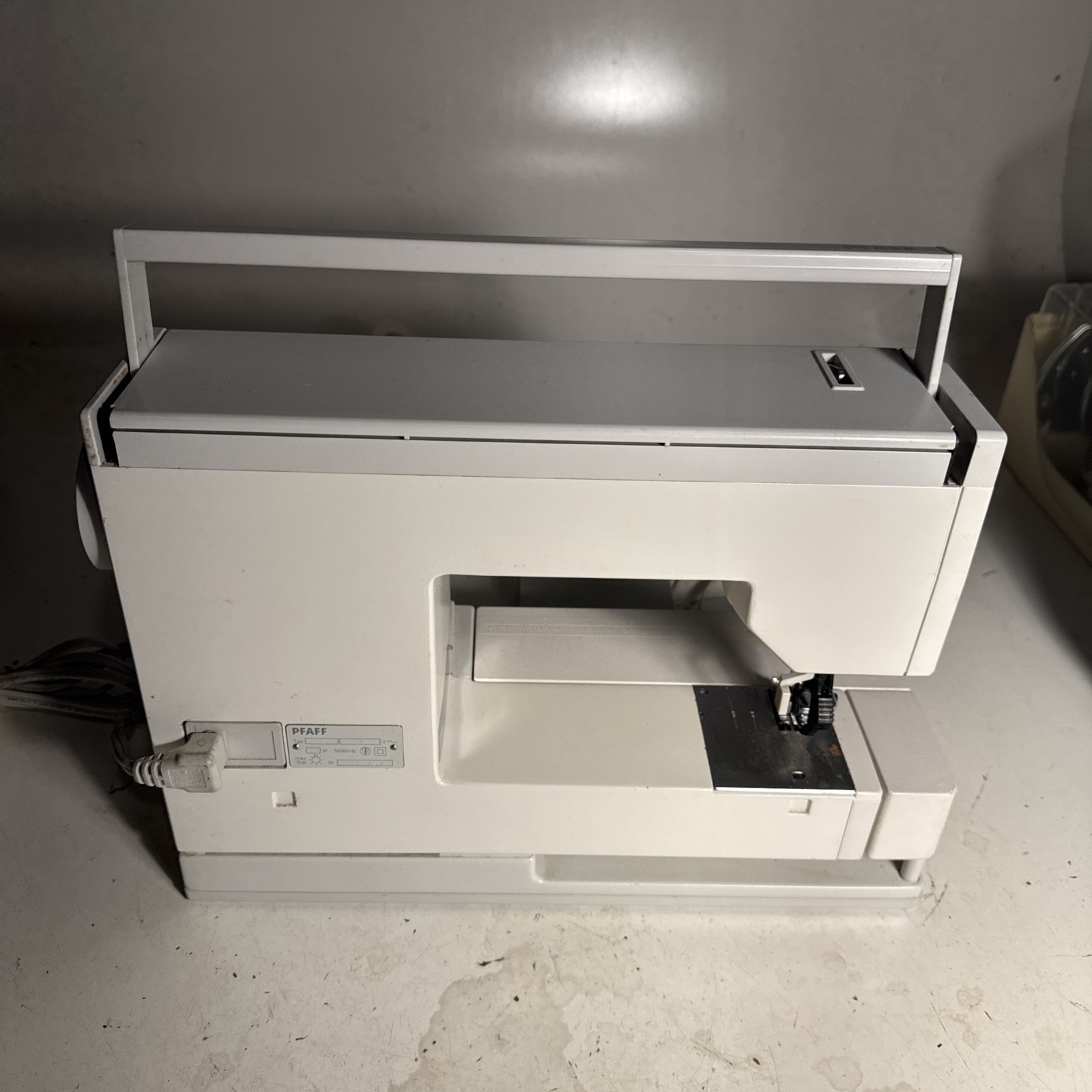 PFAFF creative 1475 CD sewing machine w/Pedal