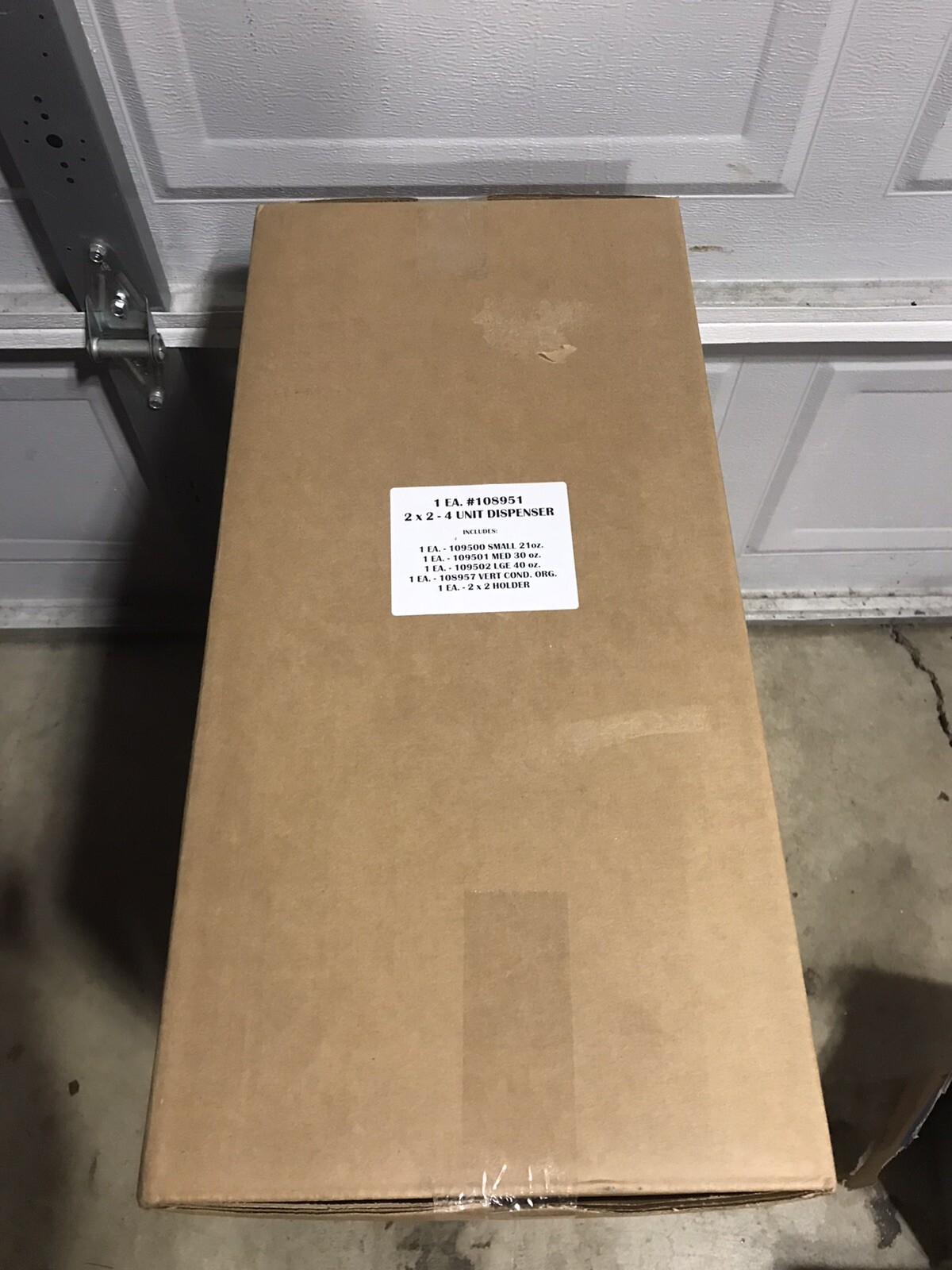 NEW IN BOX COMMERCIAL Onelid 2x2 compact verticle LID & Condiment dispenser