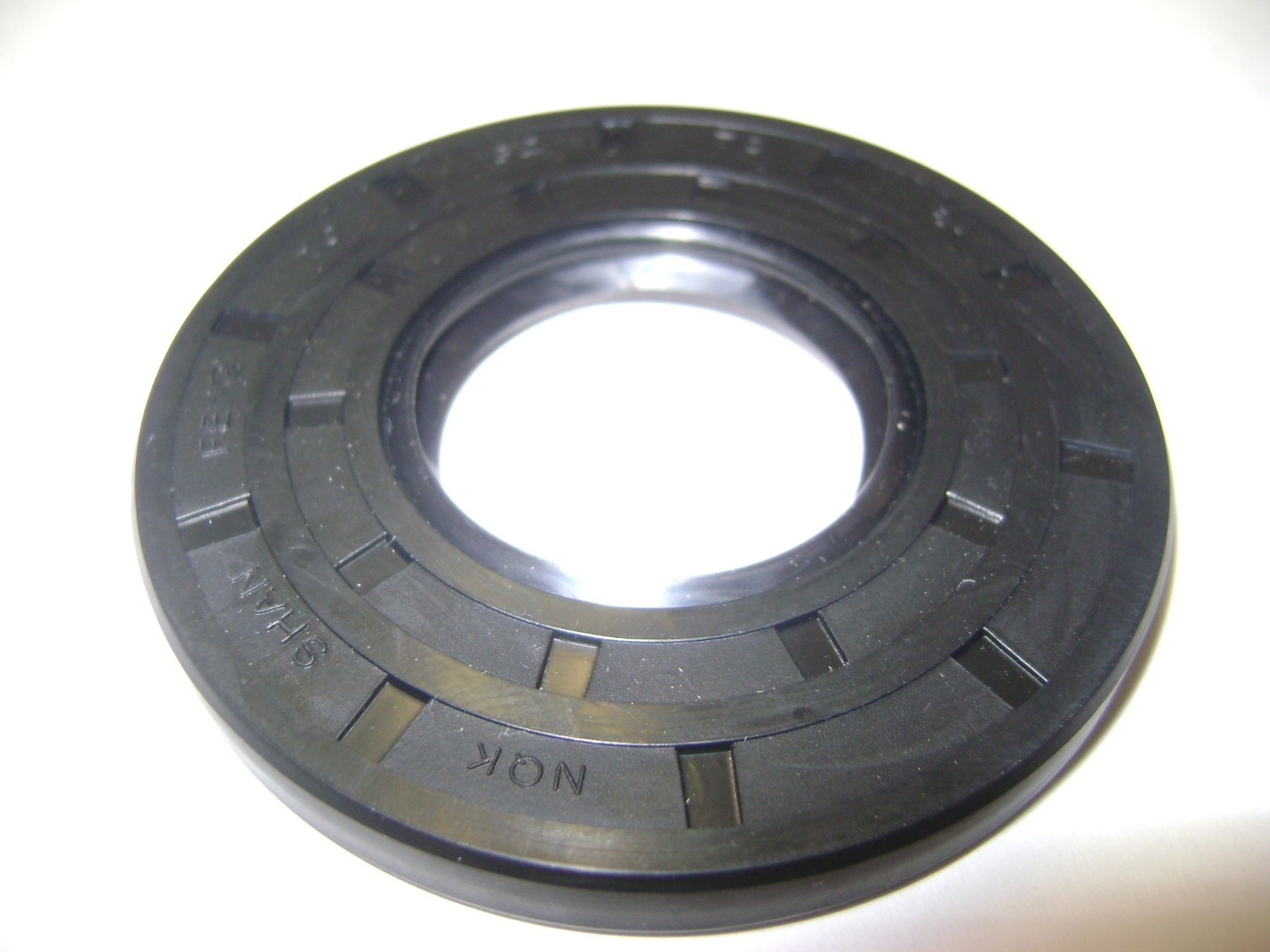 NEW TC 32X70X8 DOUBLE LIPS METRIC OIL / DUST SEAL 32mm X 70mm X 8mm
