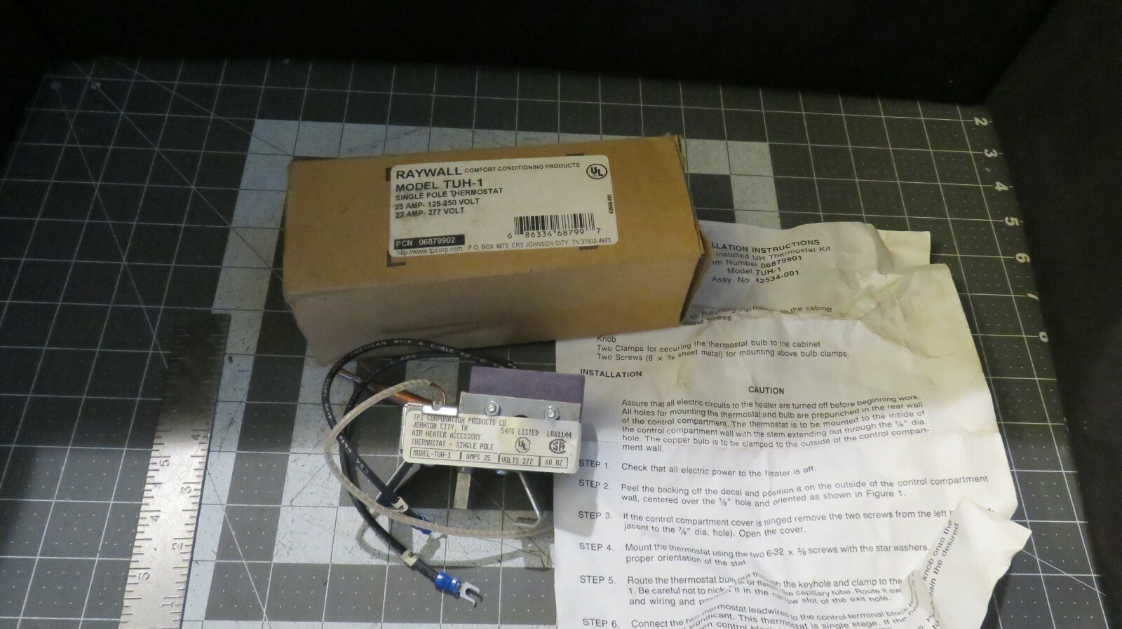 RAYWALL SINGLE POLE THERMOSTAT TUH-1  25a 125-250v, 22a 277v