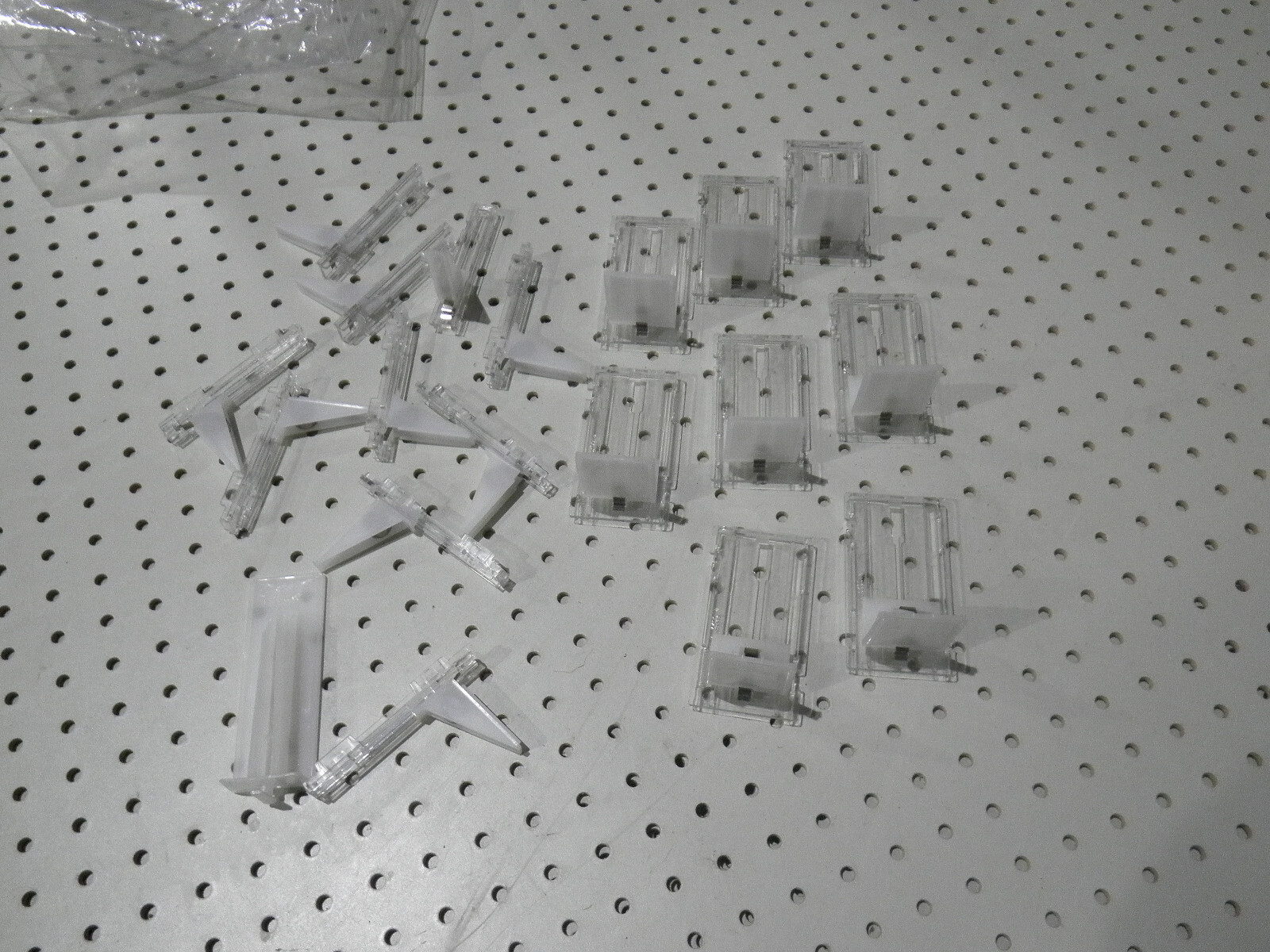 Lot of modular shelf pusher inserts Clear+white plastic 18pcs