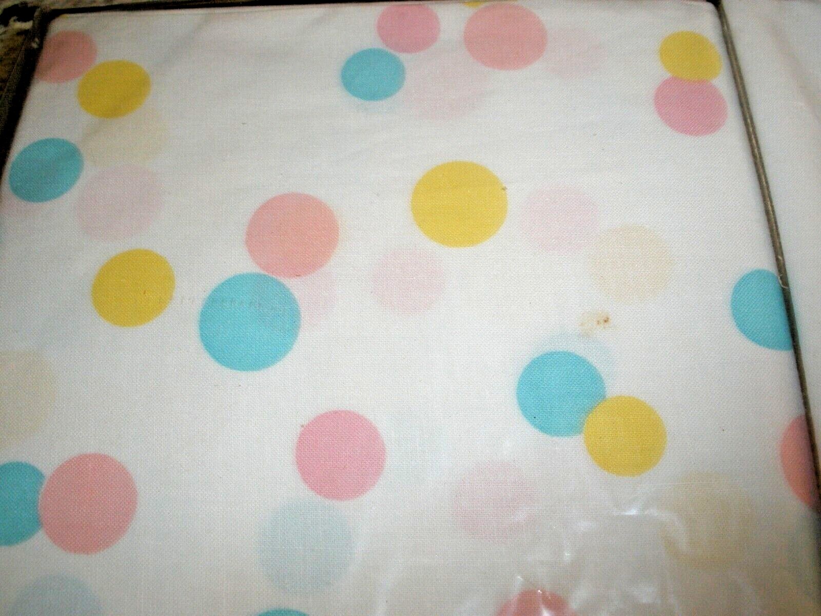 NEW Vintage Comfort Gift Set 2 Fitted Crib Sheets & Rattle Dots