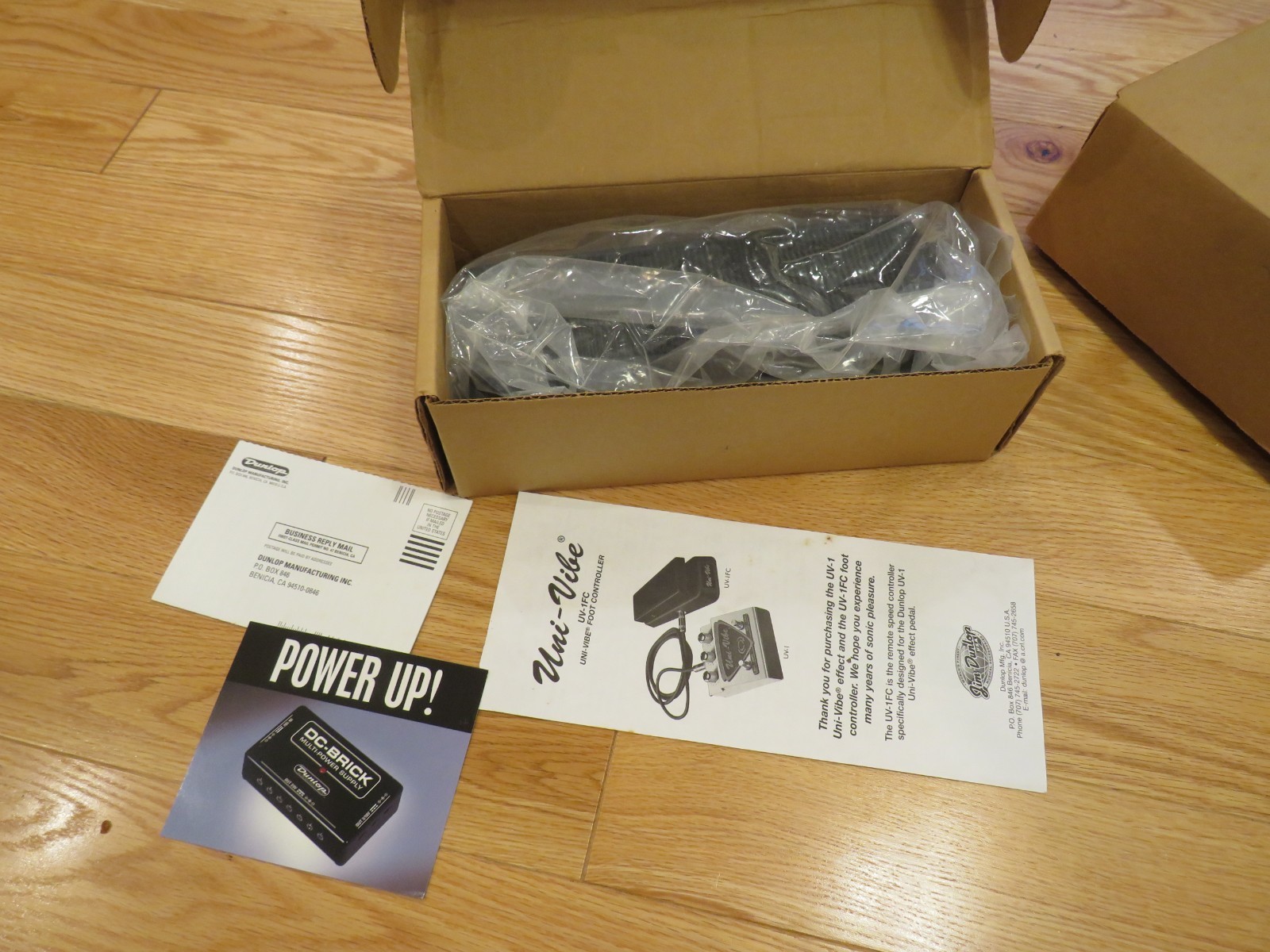Jim Dunlop UV-1 Uni-Vibe and UV-1FC Foot Controller, Opened Box
