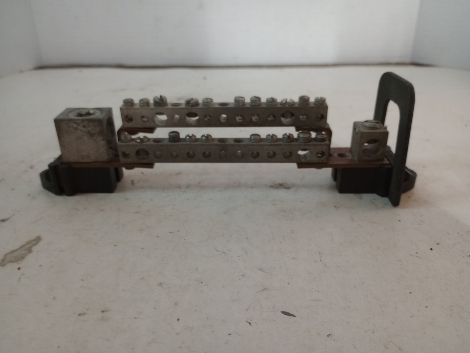 Eaton Neutral Kit 200 Amp Pullout