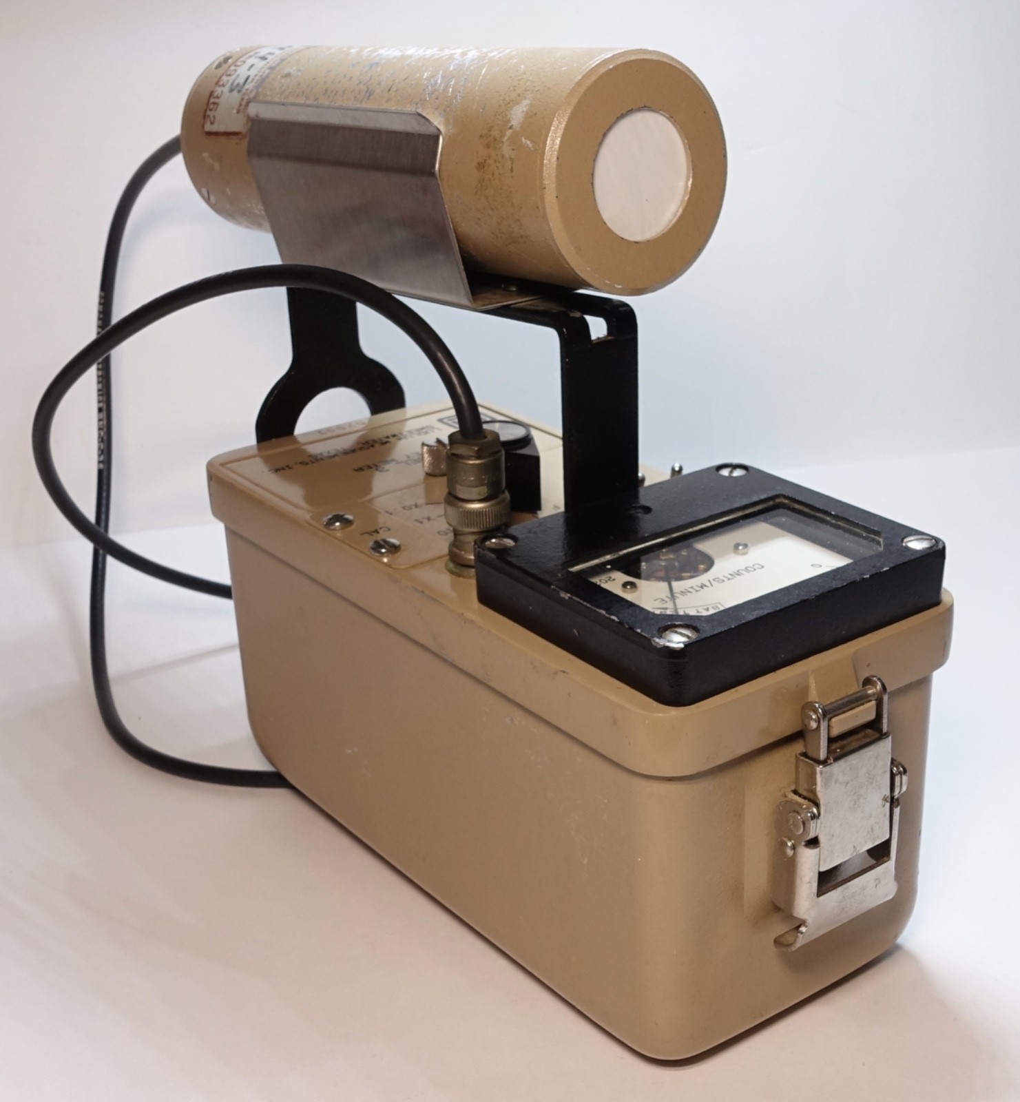 Ludlum Model 3 Survey Geiger Meter with 44-3 Probe Detector; Great Condition