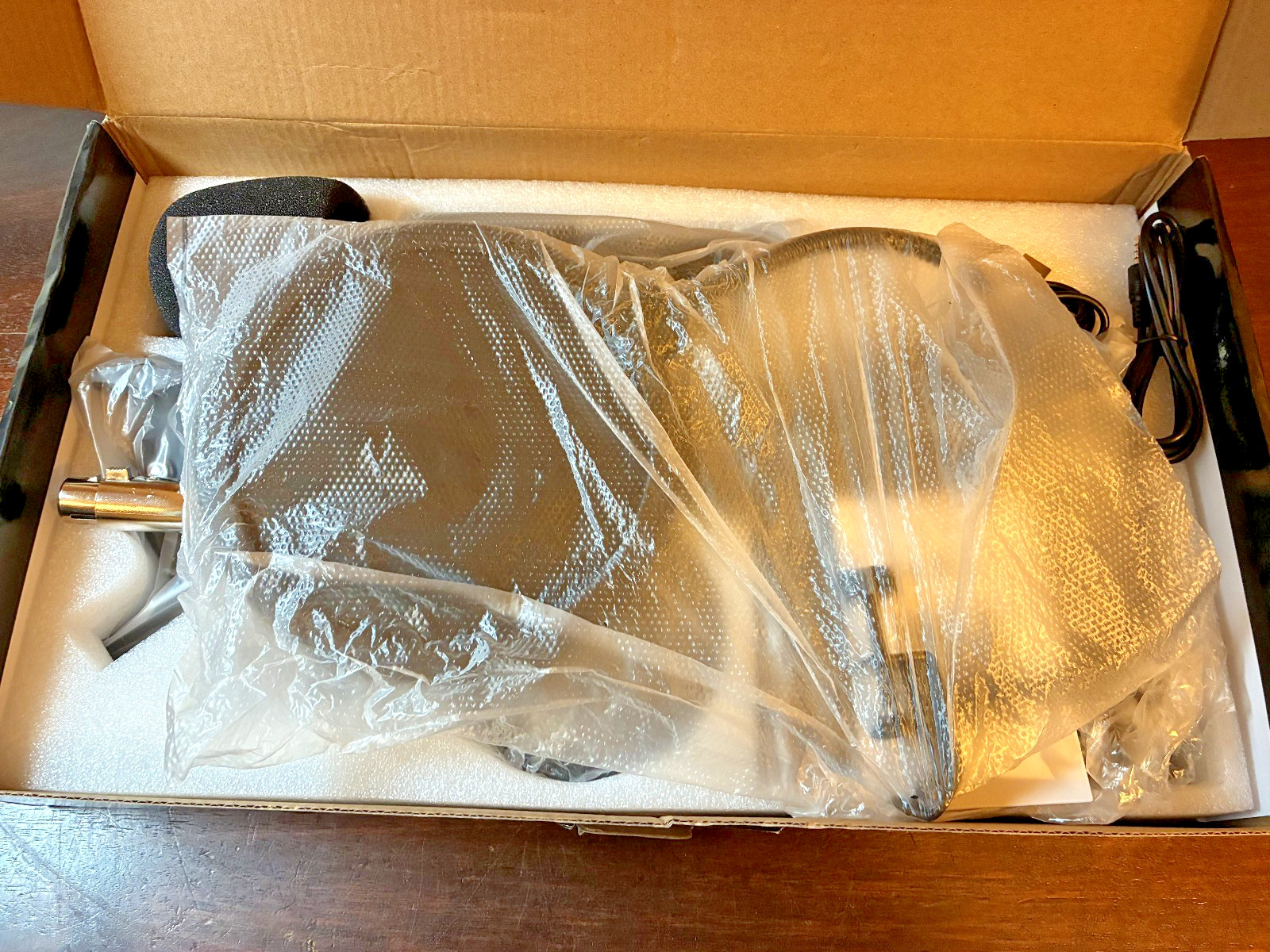Professional Condenser Microphone Legendary Vocal, Open box