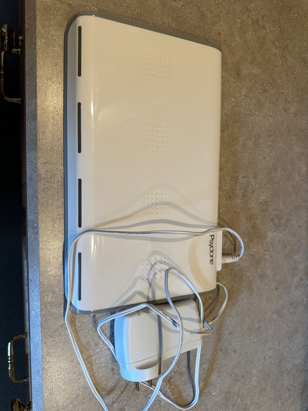 Psyclone White Charging Dock PX6523 for Nintendo Wii Remote Essentials