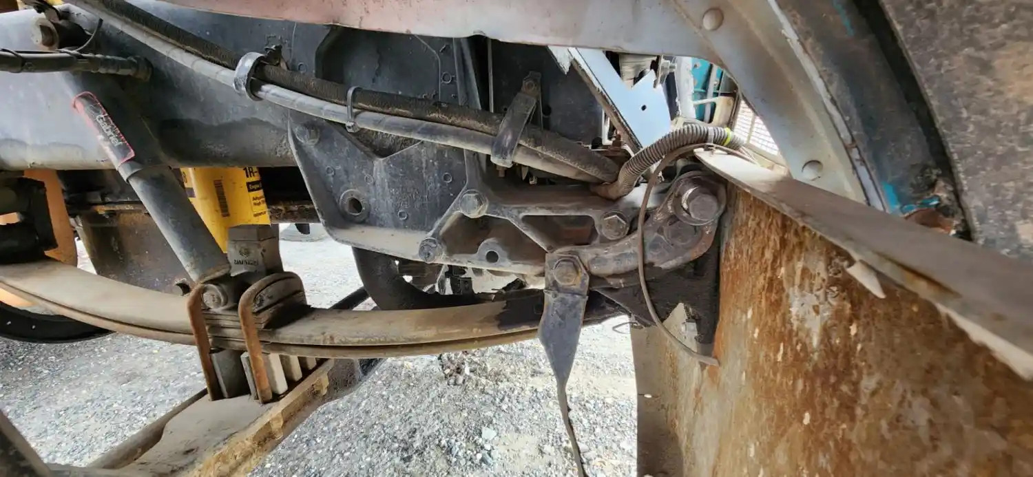 (Used) 2002 Peterbilt 379, FRONT LEAF SPRINGS Front Leaf & Springs  P-63416