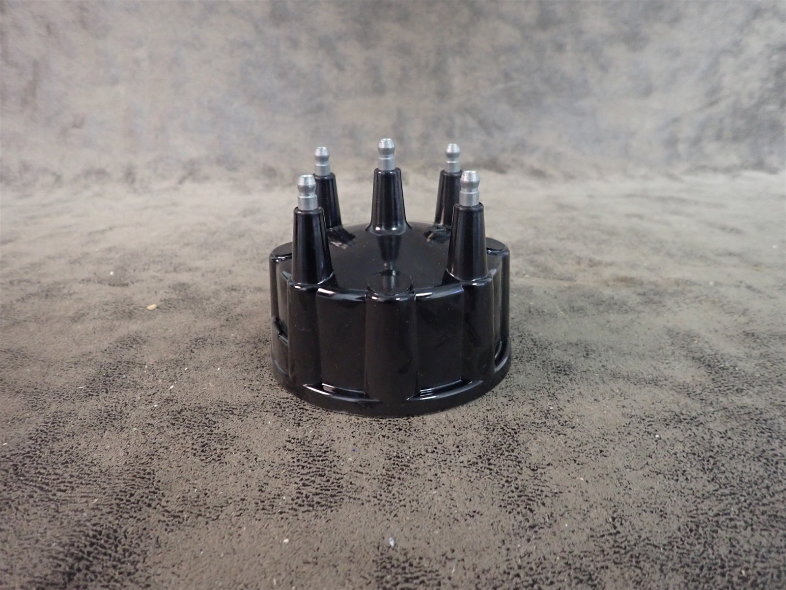 NEW WVE 5D1174 Distributor Cap (G220)