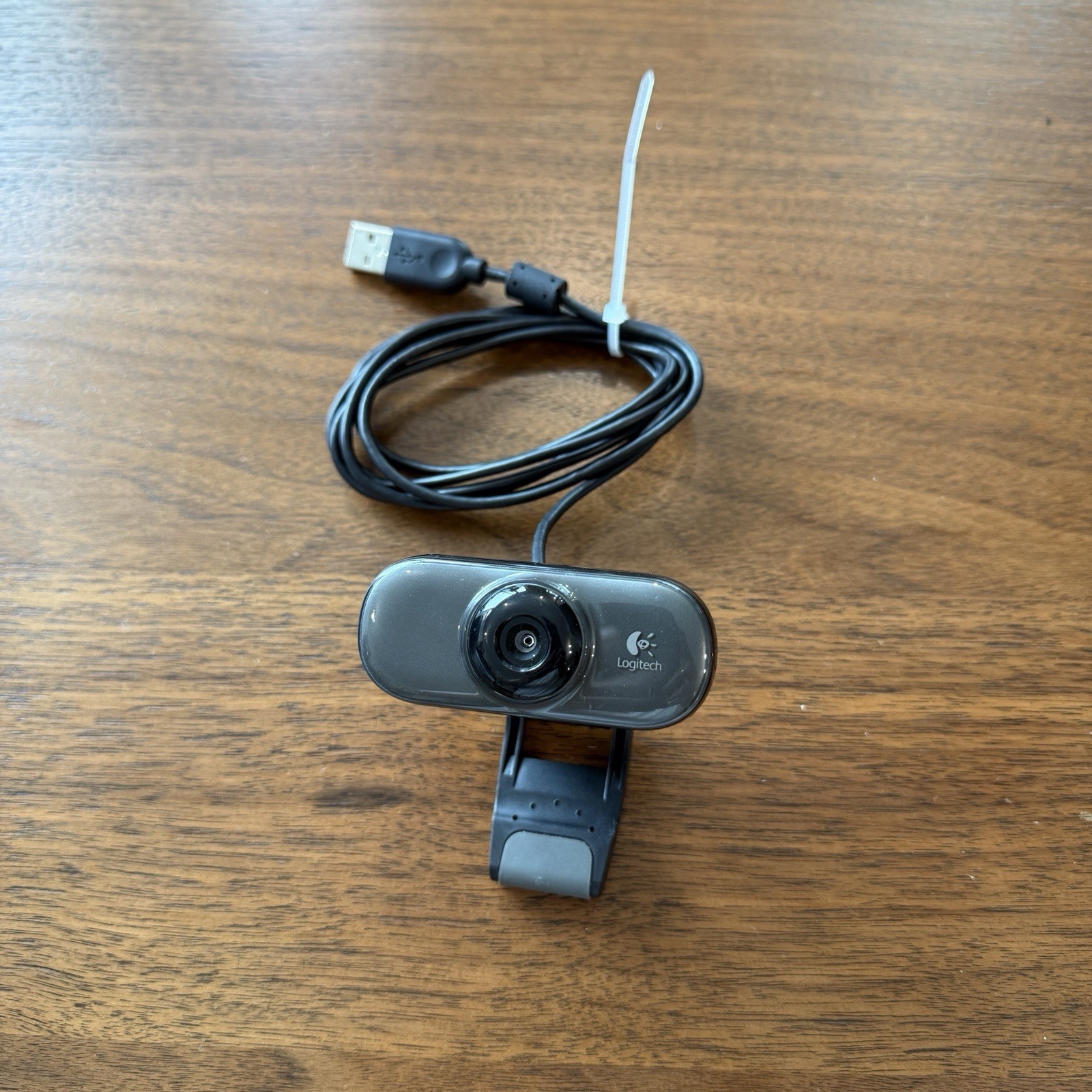 Logitech Webcam V-0019 USB HD Web Camera w/ Built-In Mic – Tested Working