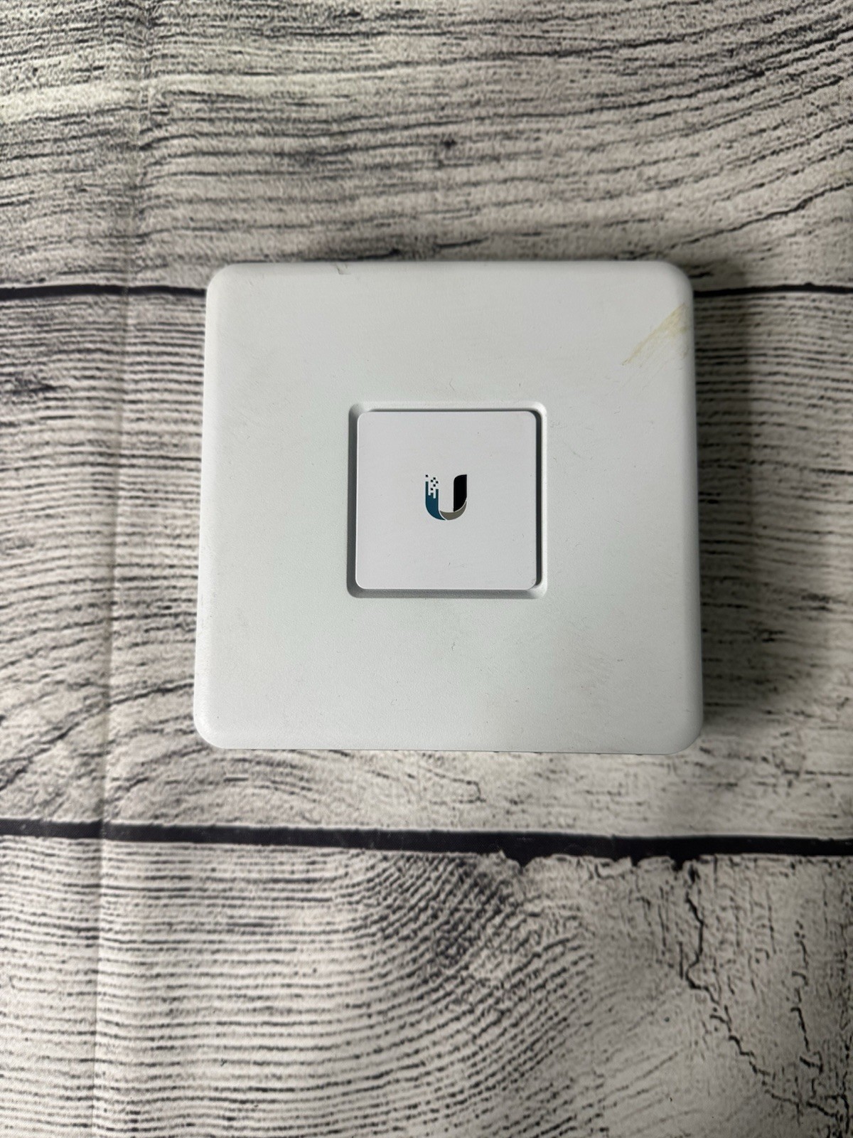 Ubiquiti Networks UniFi Security Gateway - White (USG) No Power Cord