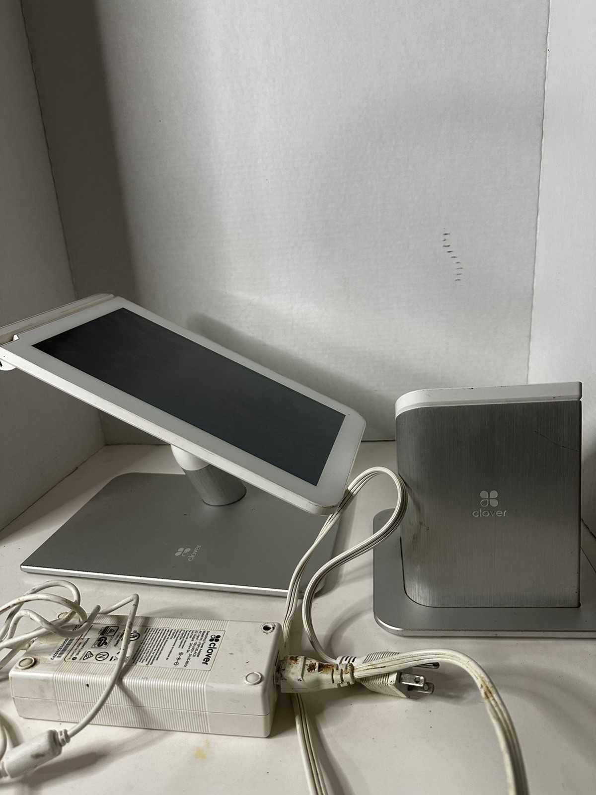 Clover Station POS 1.0 System, P100 Printer, C100 Screen & Power Adapter
