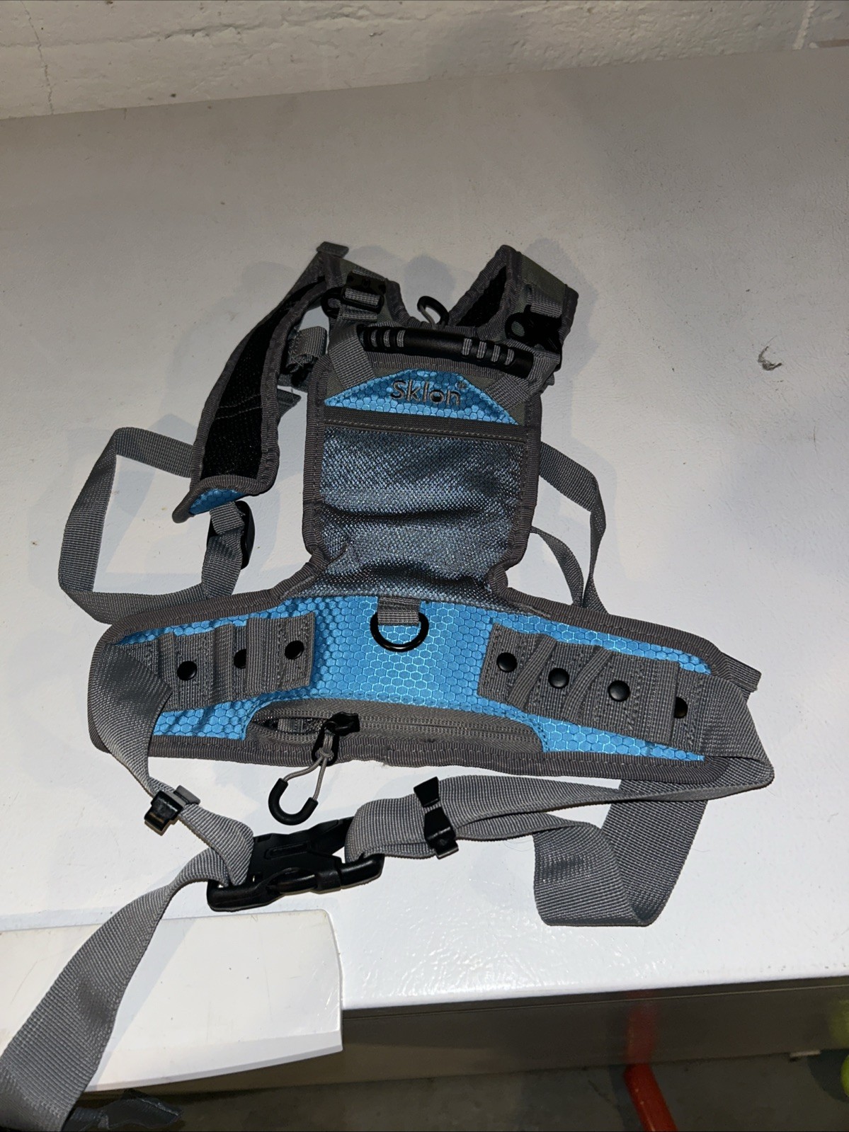 Sklon Ski and Snowboard Harness for Kids with Leash Adjustable Blue