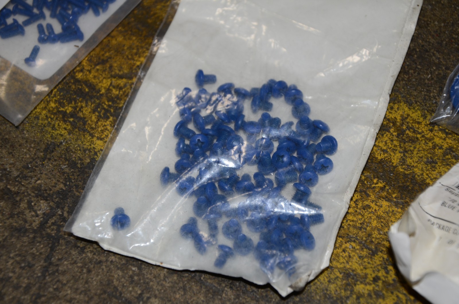 8-32 X 1/4 Inch Phillips Pan Head Screw Blue PTFE Teflon Coated 18-8 SS Lot 20