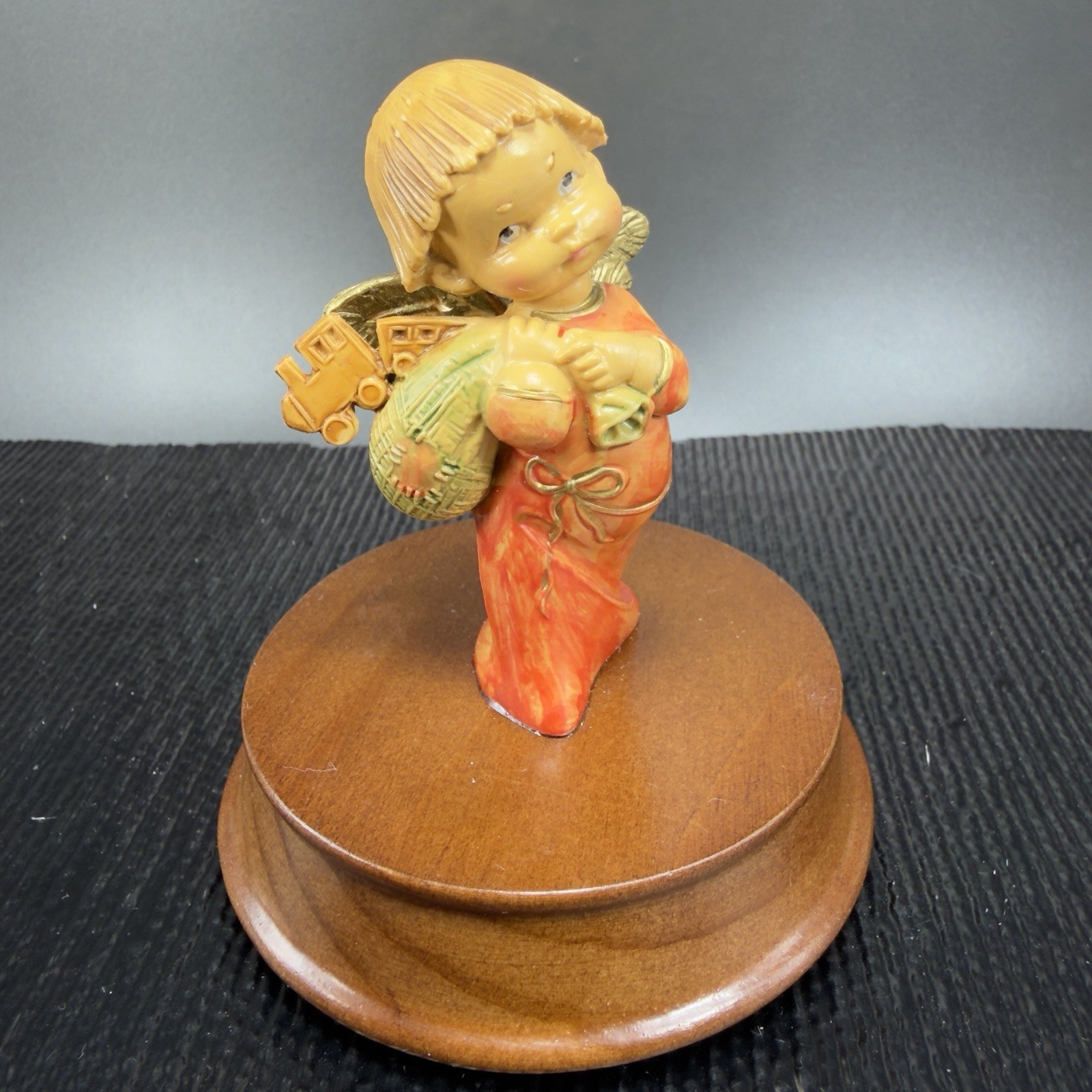 Fontanini By Roman Heaven Bound Angel on Wood Base Collectors Club Made In Italy