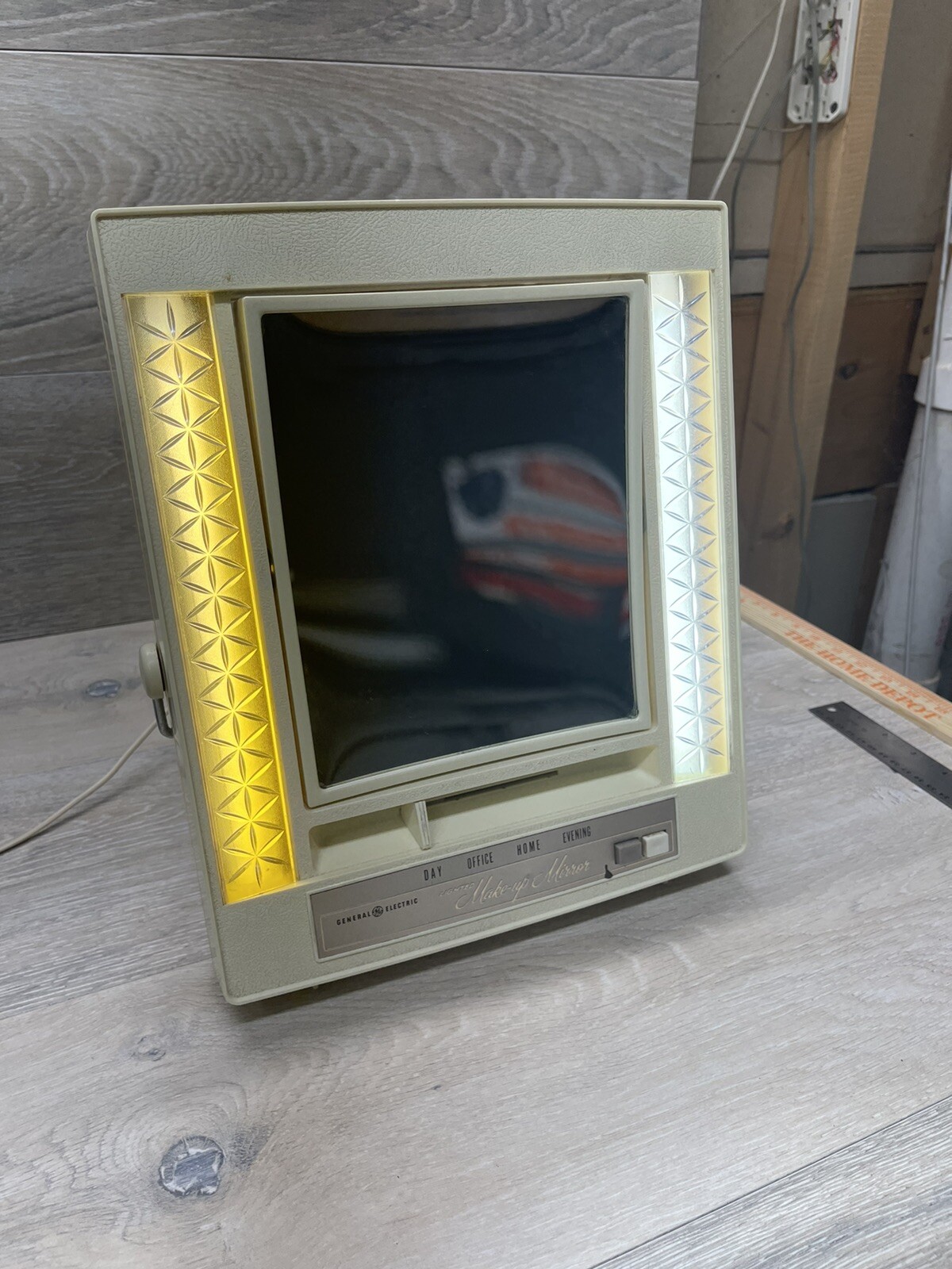 Vintage GE B21M-1 Lighted Make-Up Mirror Regular and Magnified Flip Tested VTG